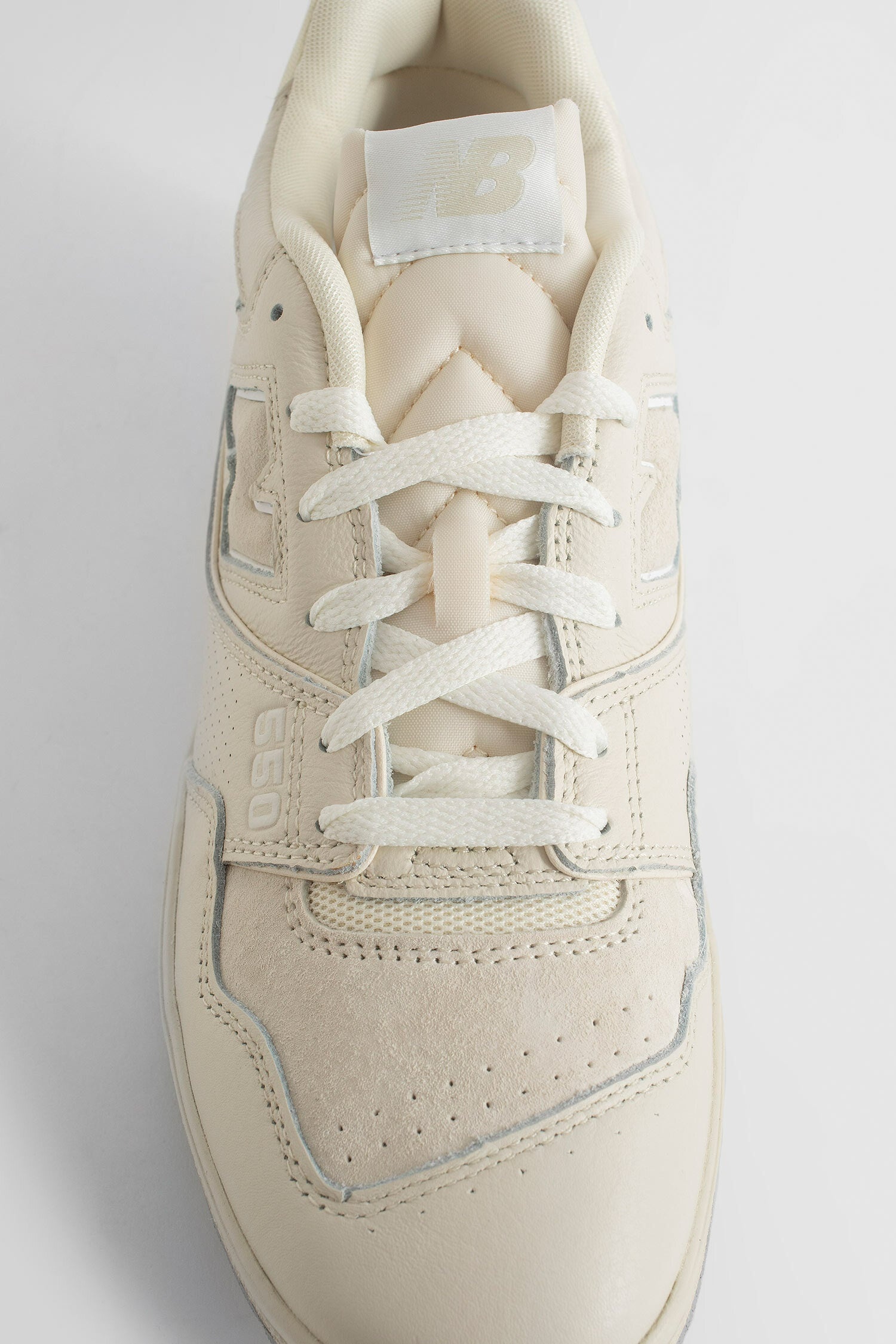 NEW BALANCE UNISEX WHITE SNEAKERS - 5