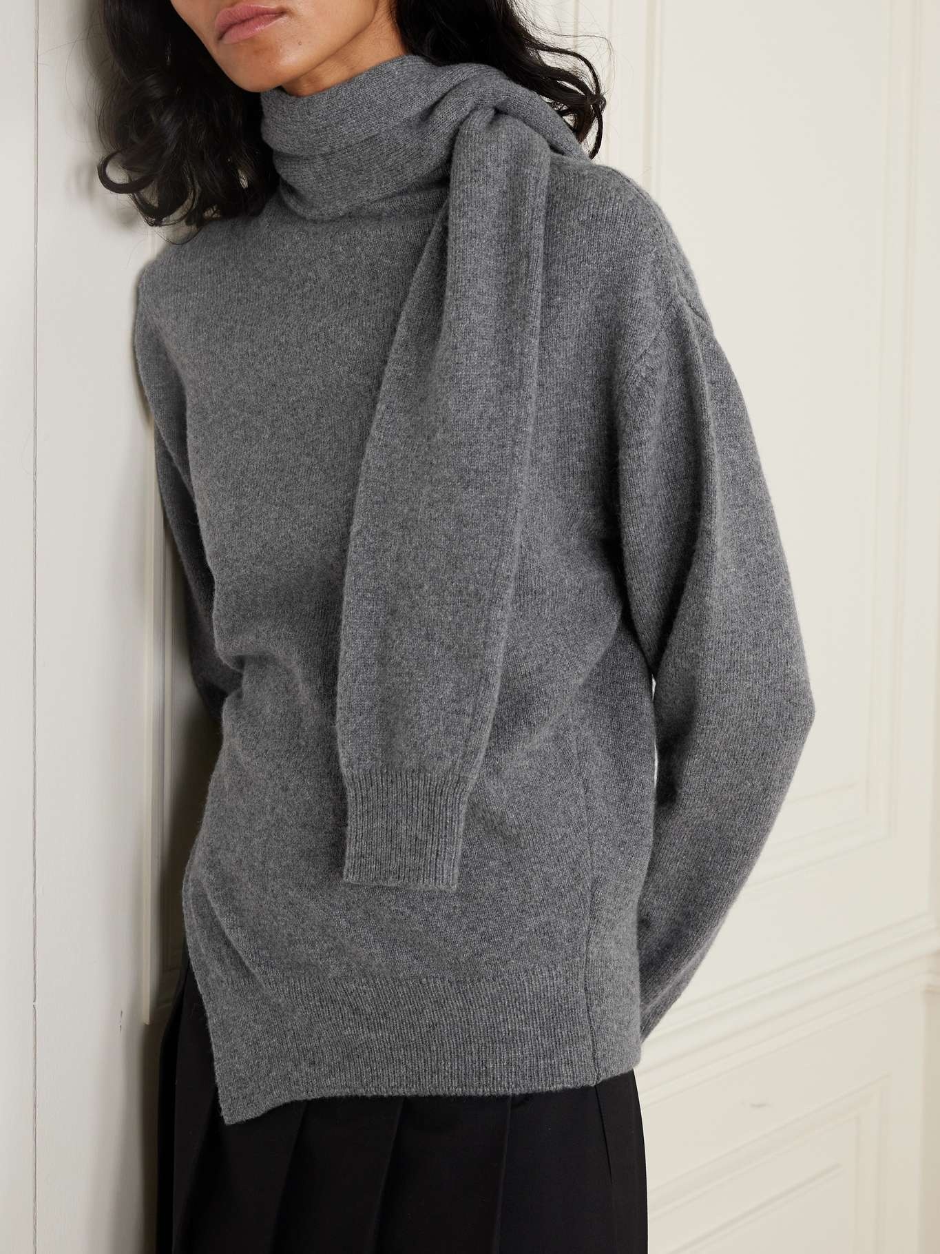 Scarf-detailed ribbed wool and cashmere-blend sweater - 3