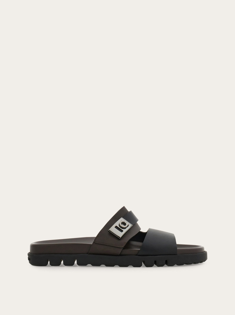 Chunky sandal with Hug buckle 1