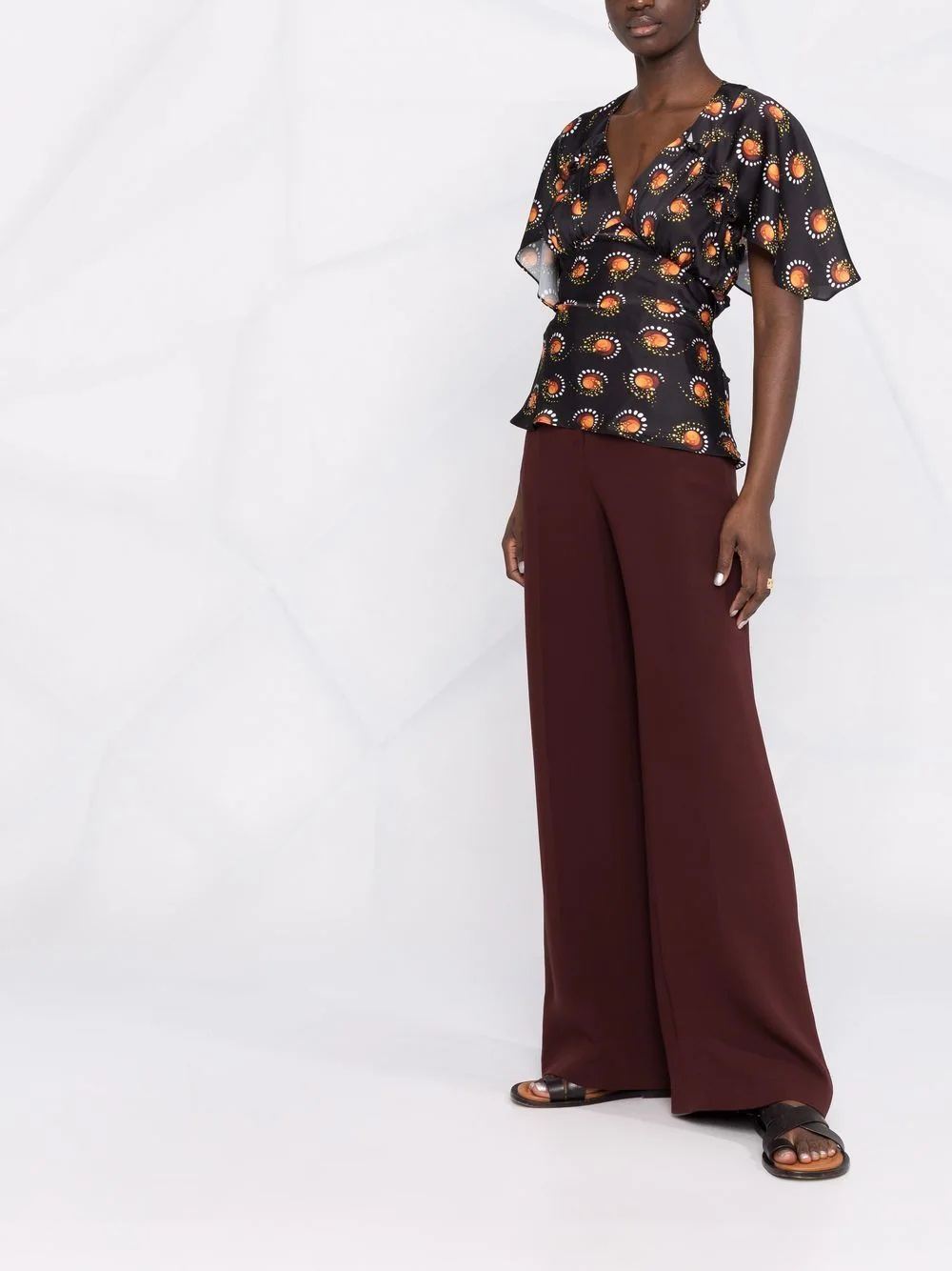 motif-print V-neck top - 4