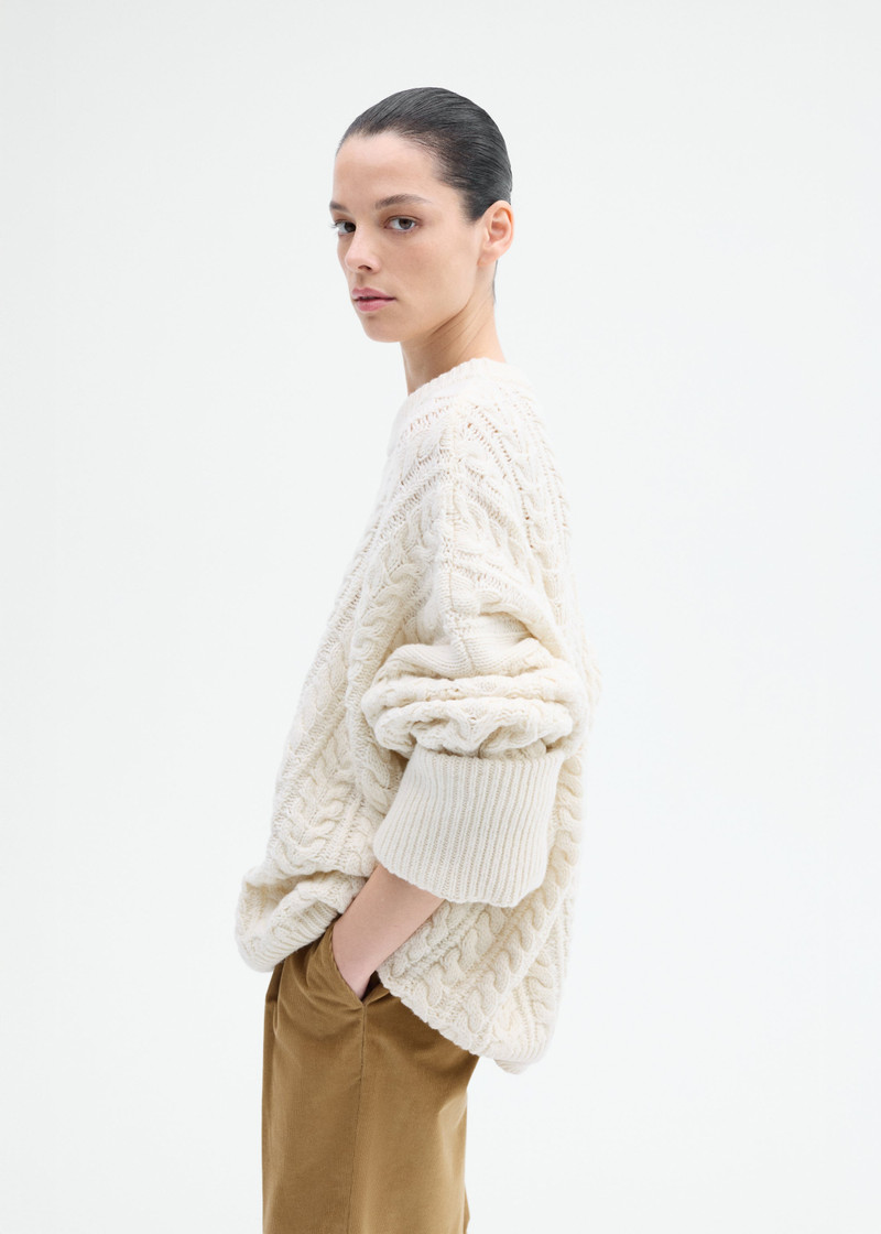 Cableknit Sweater in Wool Blend Yarn 4