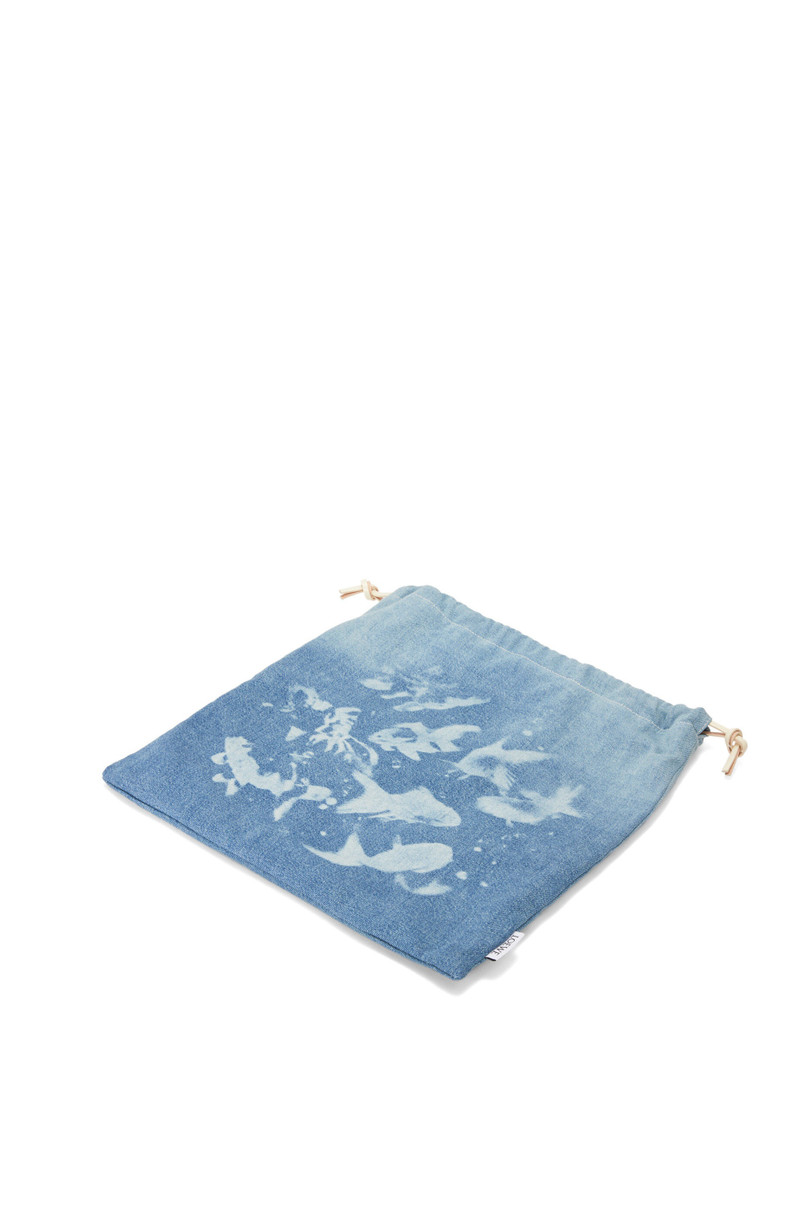 Fish drawstring pouch in denim 3