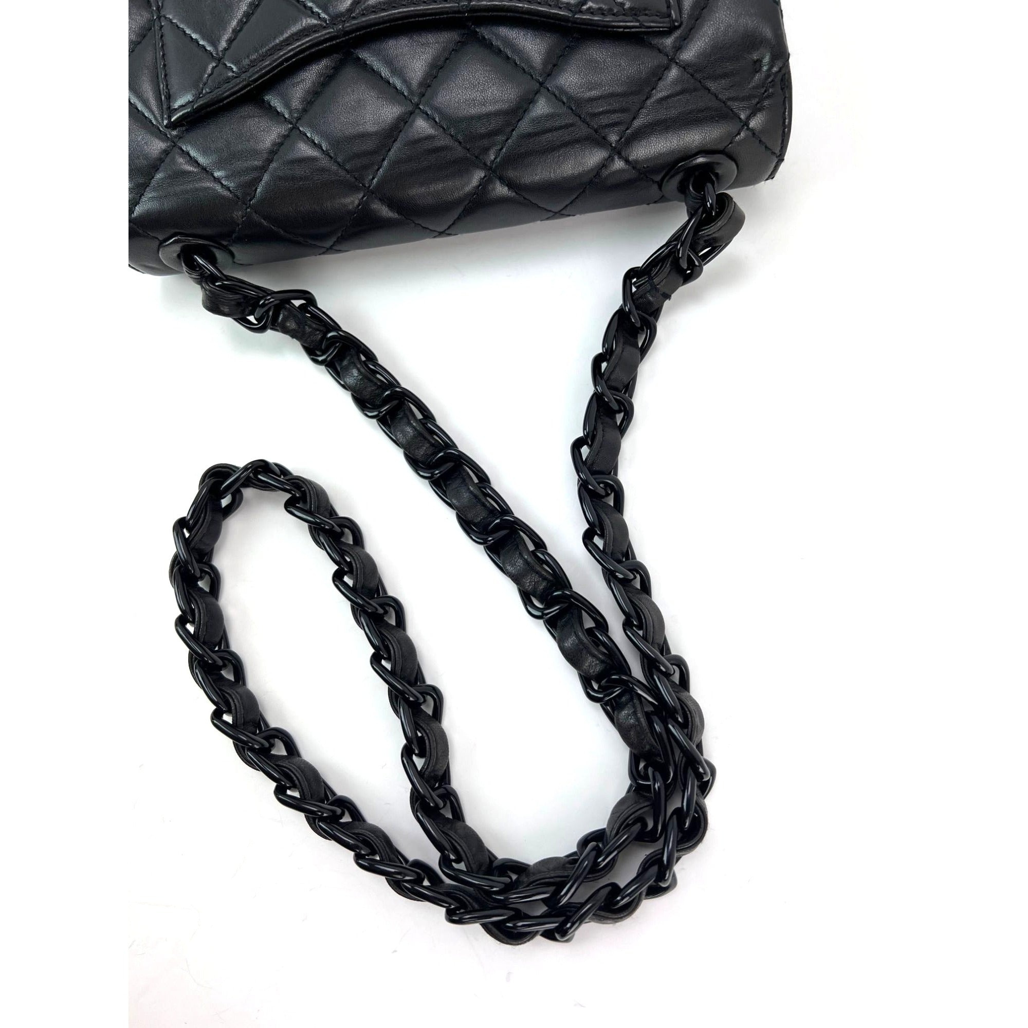 Chanel Vintage Quilted Lambskin Black Resin Chain Small Classic Single Flap Bag RARE - 14
