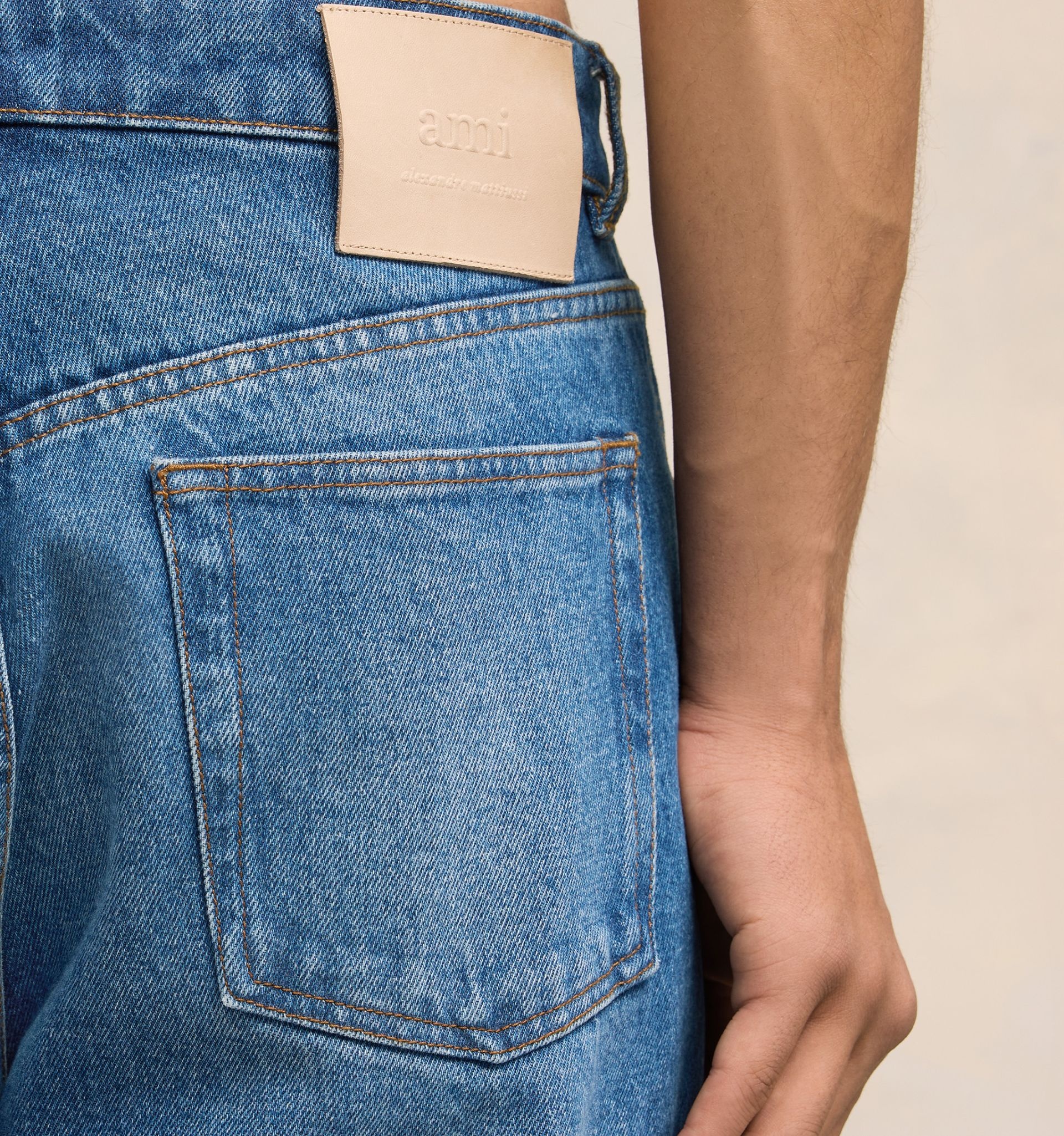 Loose Fit Jeans - 7