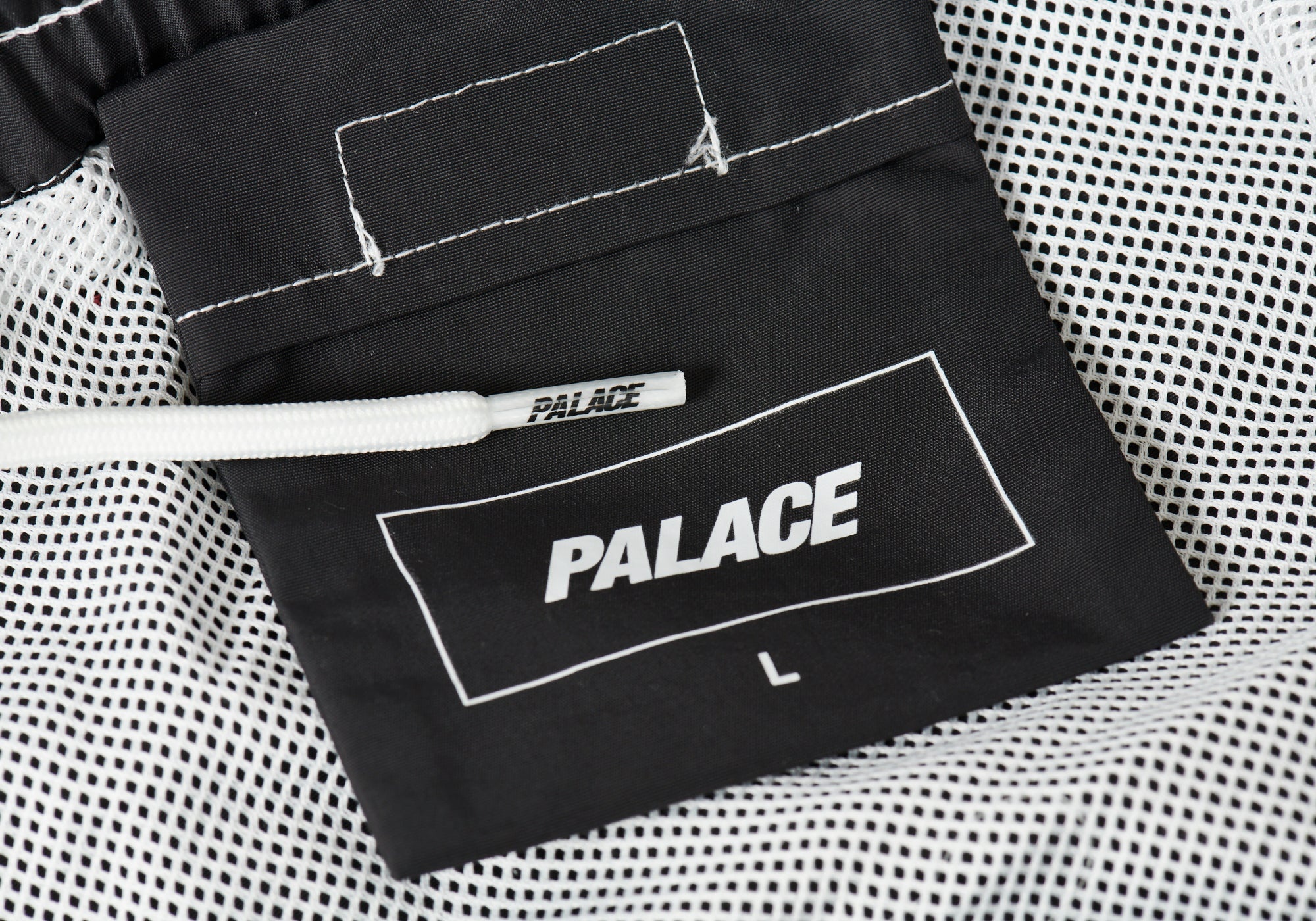 PALACE LONDON SWIM SHORTS BLACK - 5