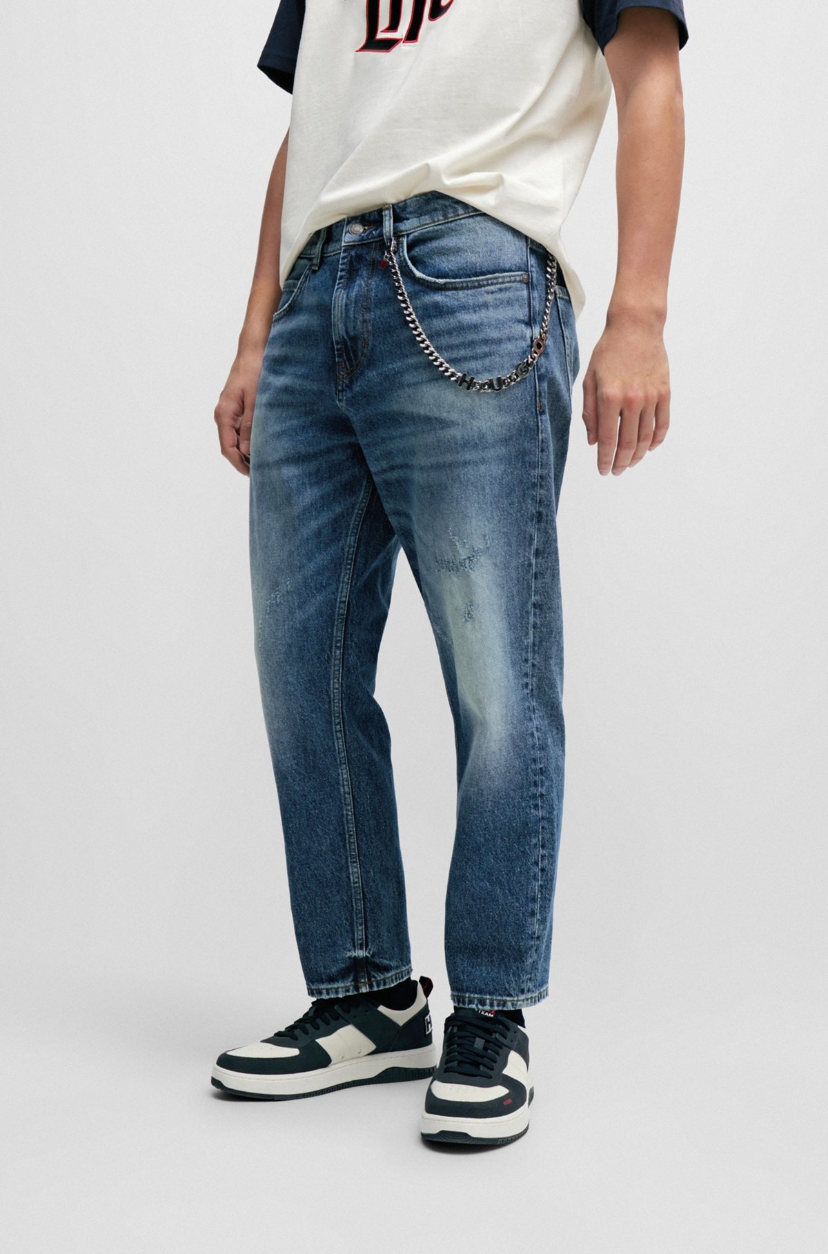 LOOSE-FIT JEANS IN VINTAGE-WASHED COMFORT-STRETCH DENIM - 2