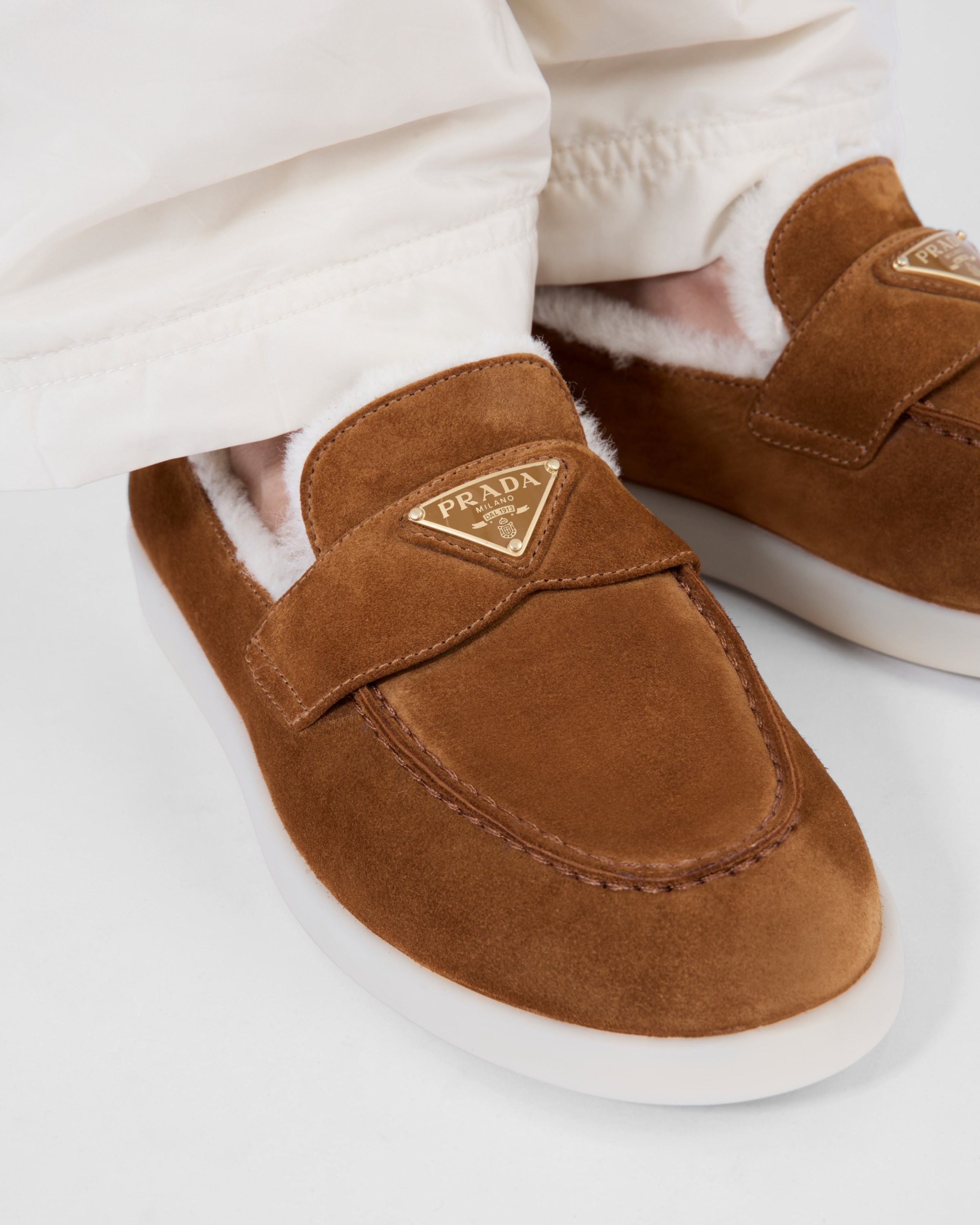 ローファー・オックスフォード PRADA Suede And Shearling Loafers Prada Suede and shearling loafers | REVERSIBLE