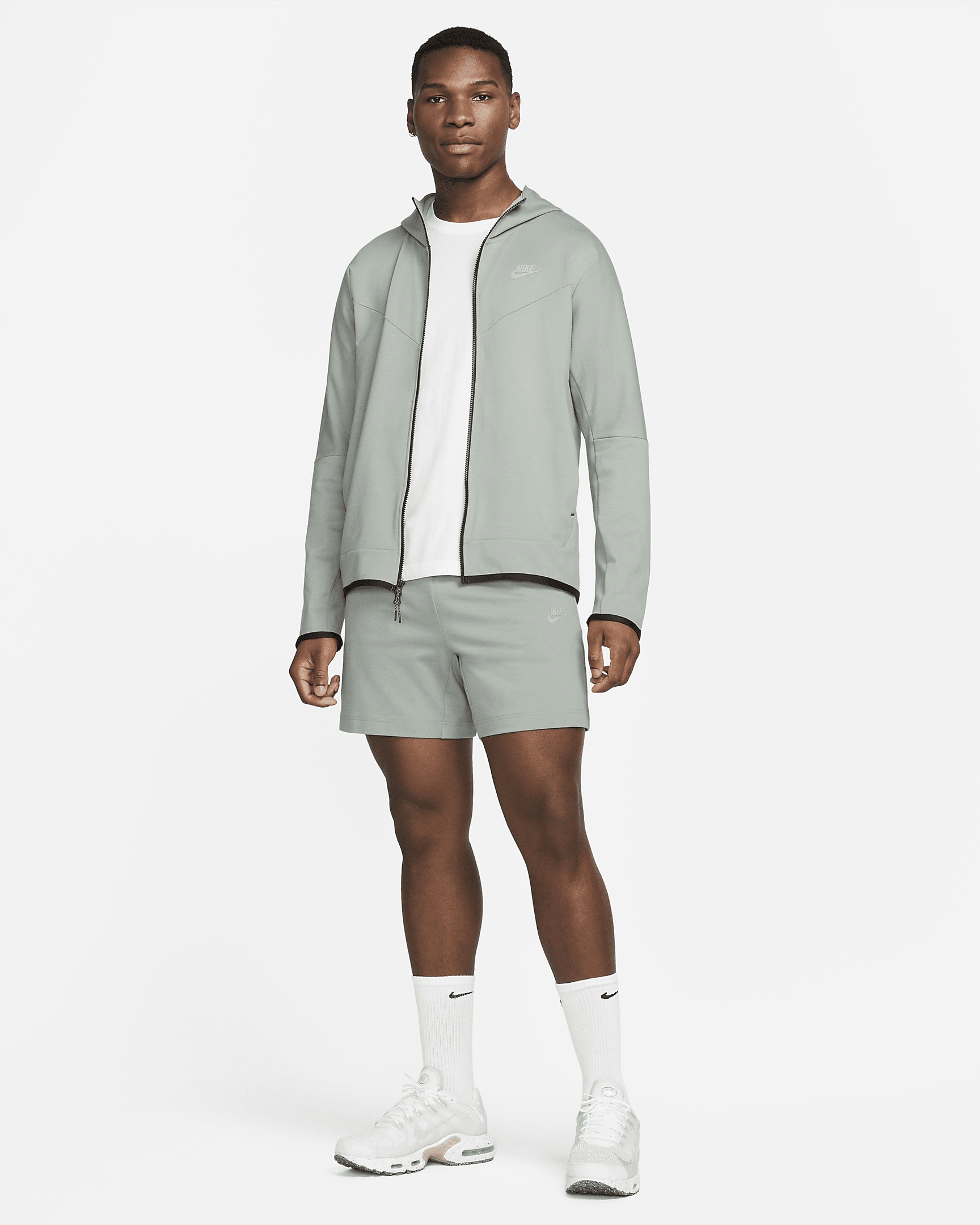 Men's Nike Sportswear Tech Fleece Lightweight Shorts - 6