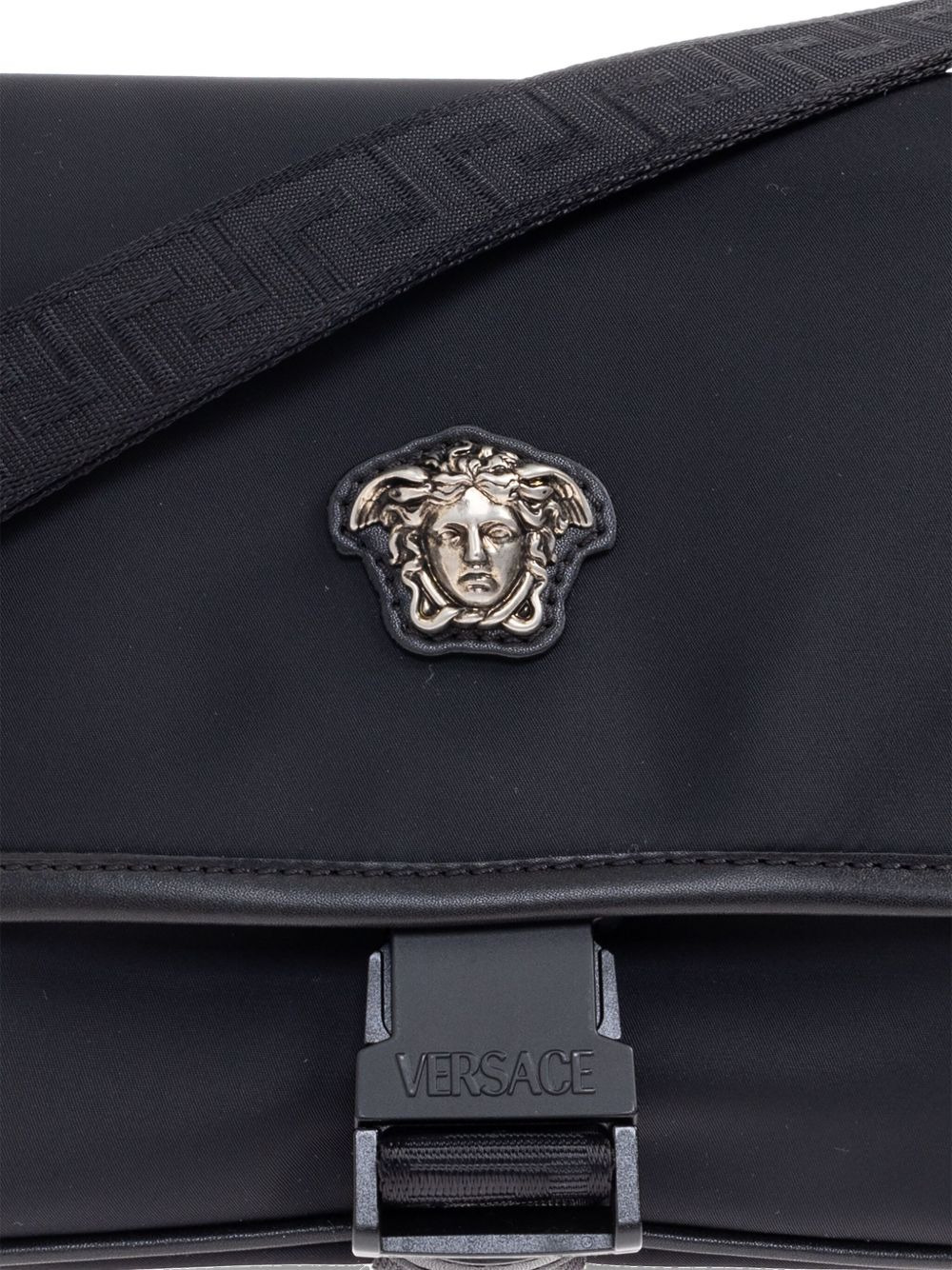 La Medusa buckled messenger bag - 4
