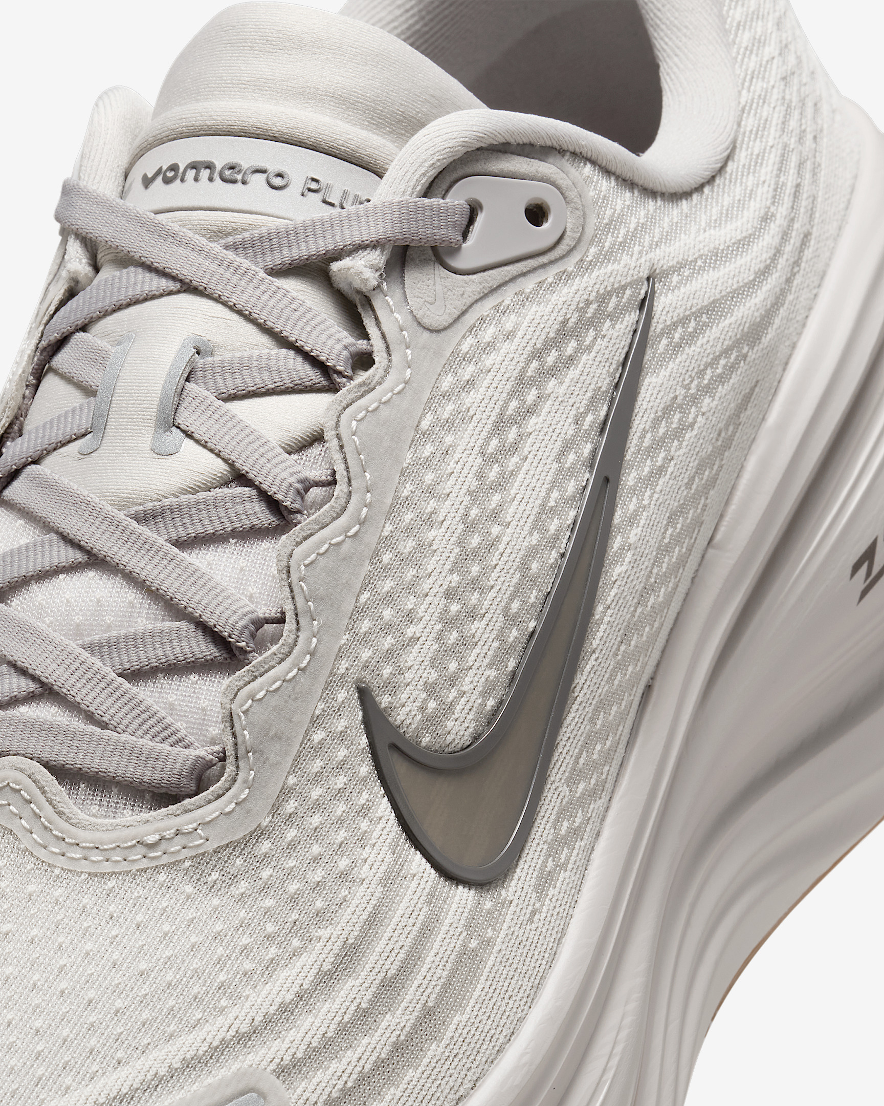 Nike Vomero Plus Men's Road Running Shoes - 7