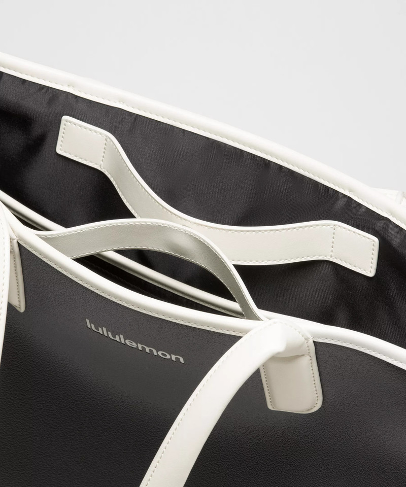 Classic Tote Bag 14L *Textured Leather Alternative 5