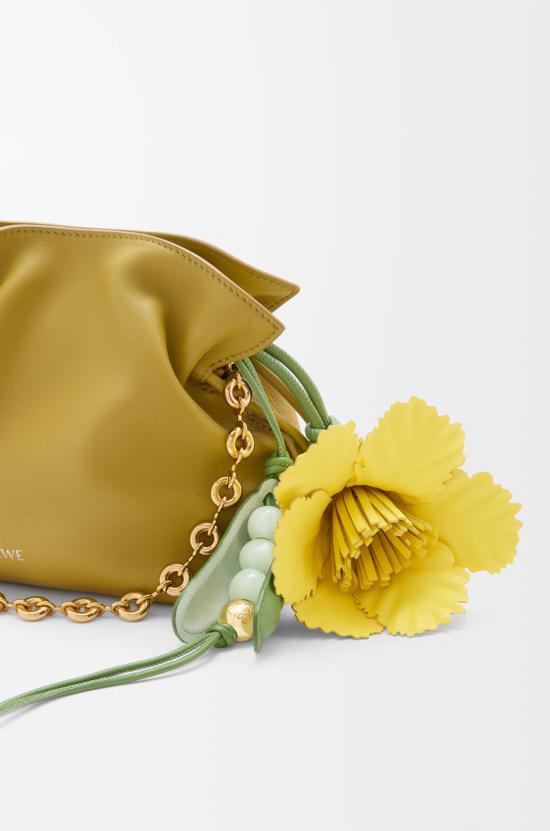 Tulip charm in classic calfskin - 4