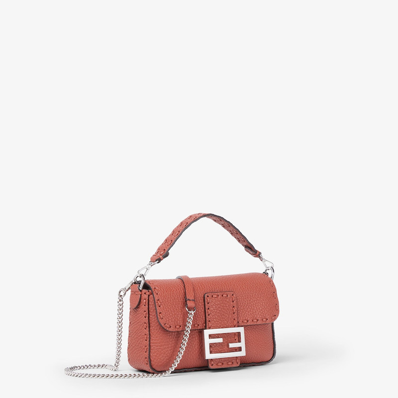 FENDI Baguette Mini outlook