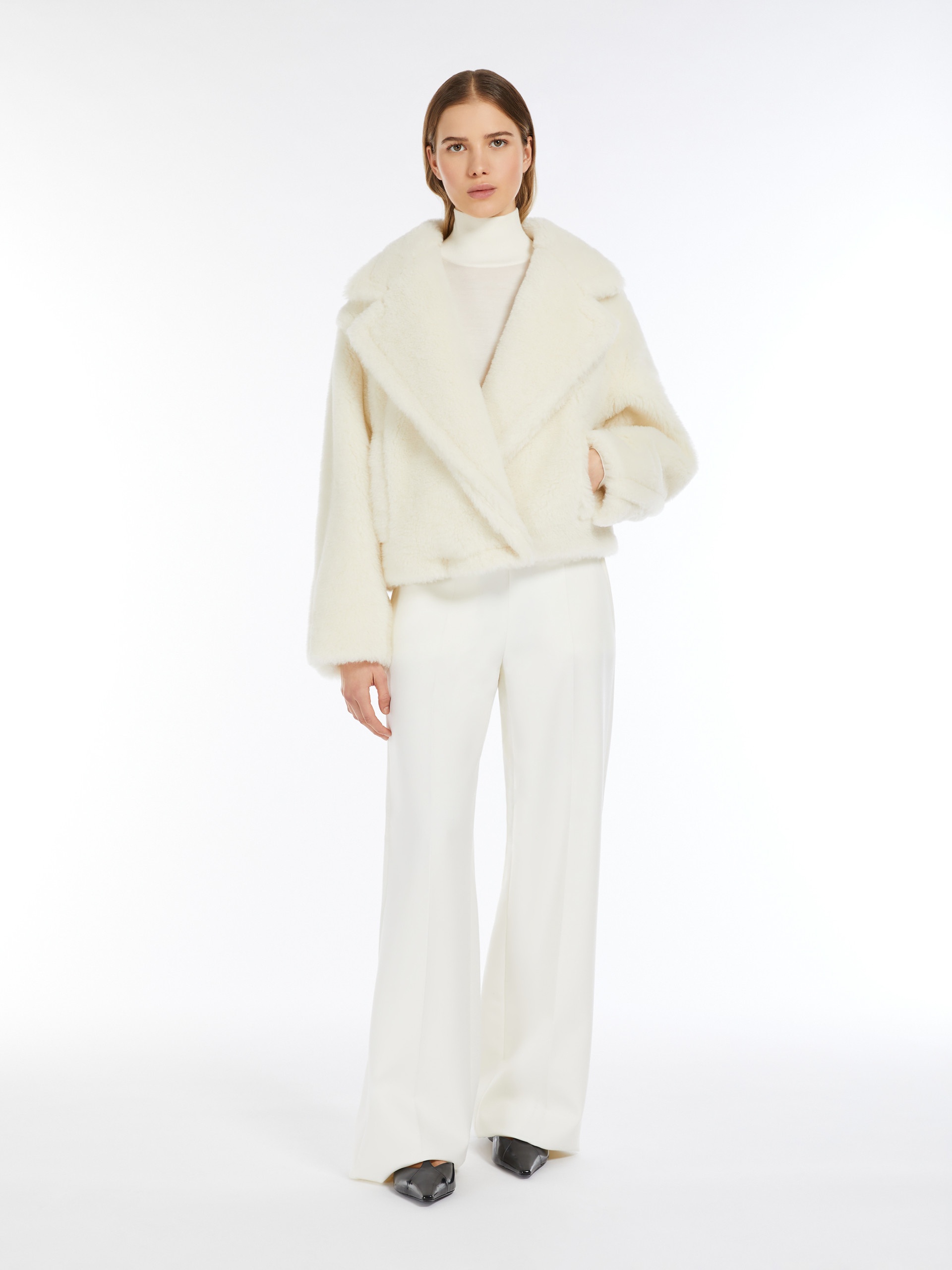 コート OGGERI TEDDY BEAR ICON COAT Max Mara OGGERI Cropped Teddy Bear Icon Coat in alpaca and
