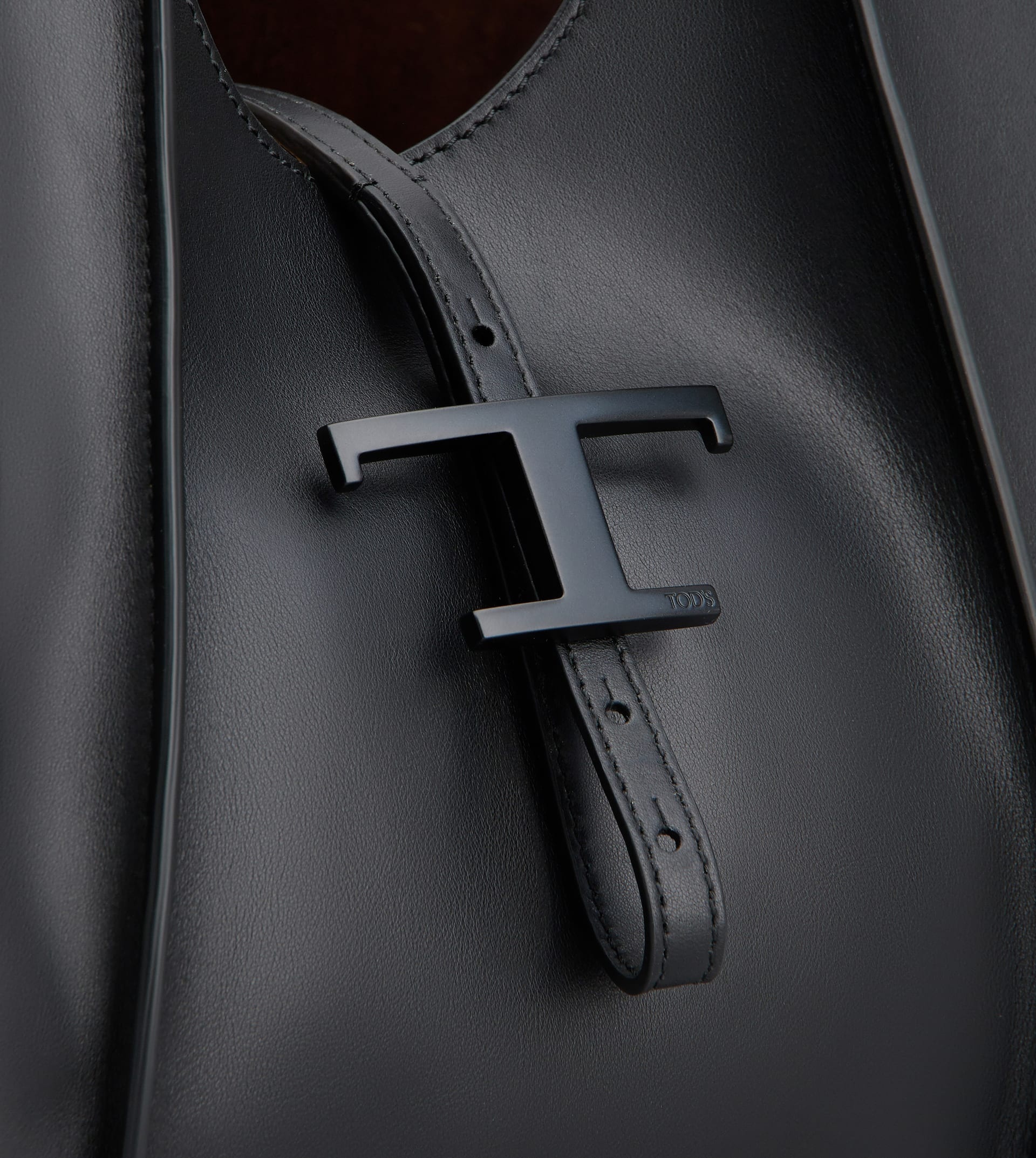 T TIMELESS SHOPPING BAG IN LEATHER MEDIUM - BLACK - 5