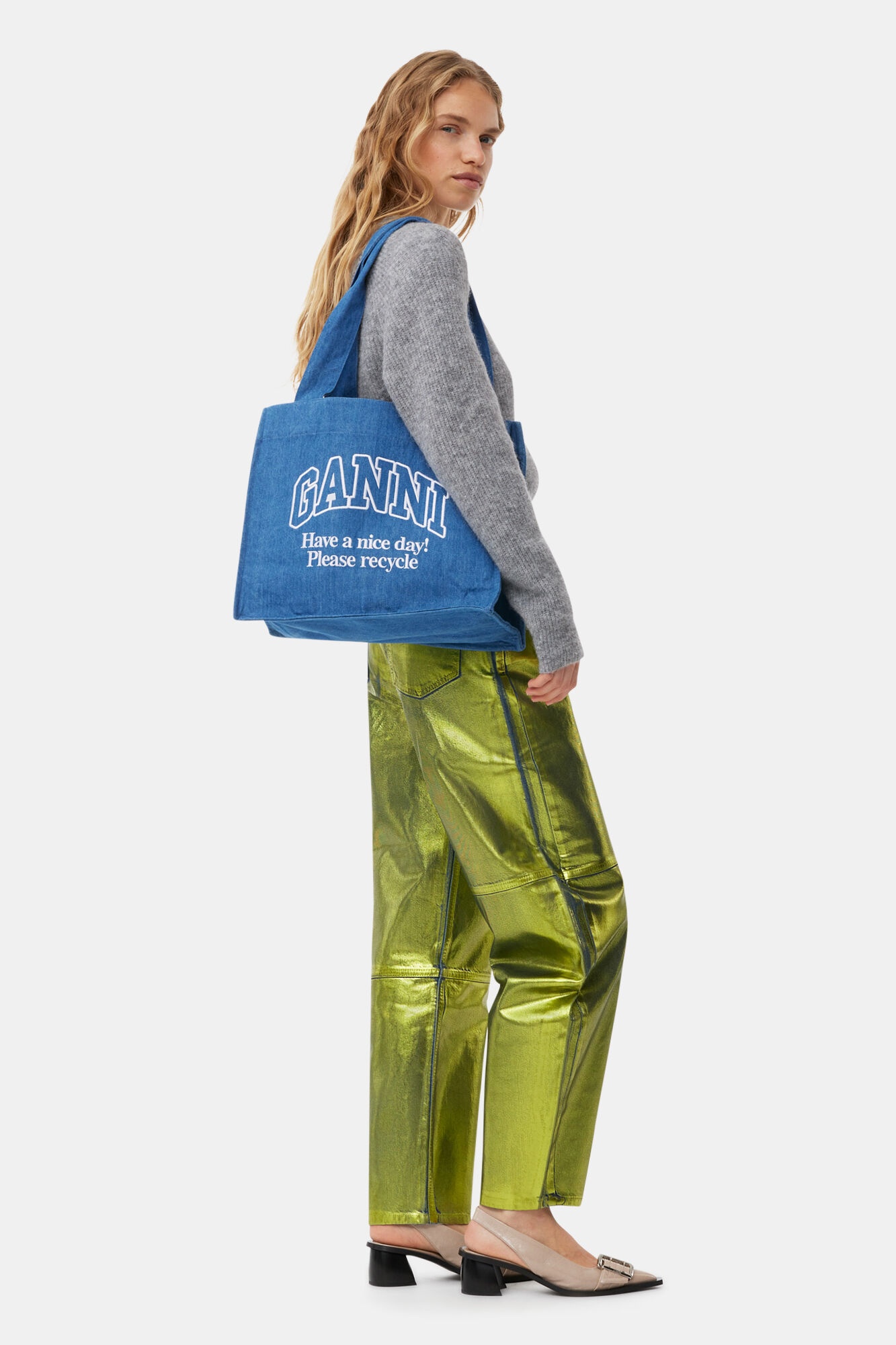 トートバッグ Ganni SS25 Logo embroidery denim shopping bag (A5599 630) GANNI Tote Bag Large Easy Shopper DENIM 630 A5599 40x31x17cm