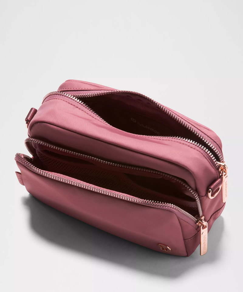 Everywhere Crossbody Bag 2L *Metal Hardware 4