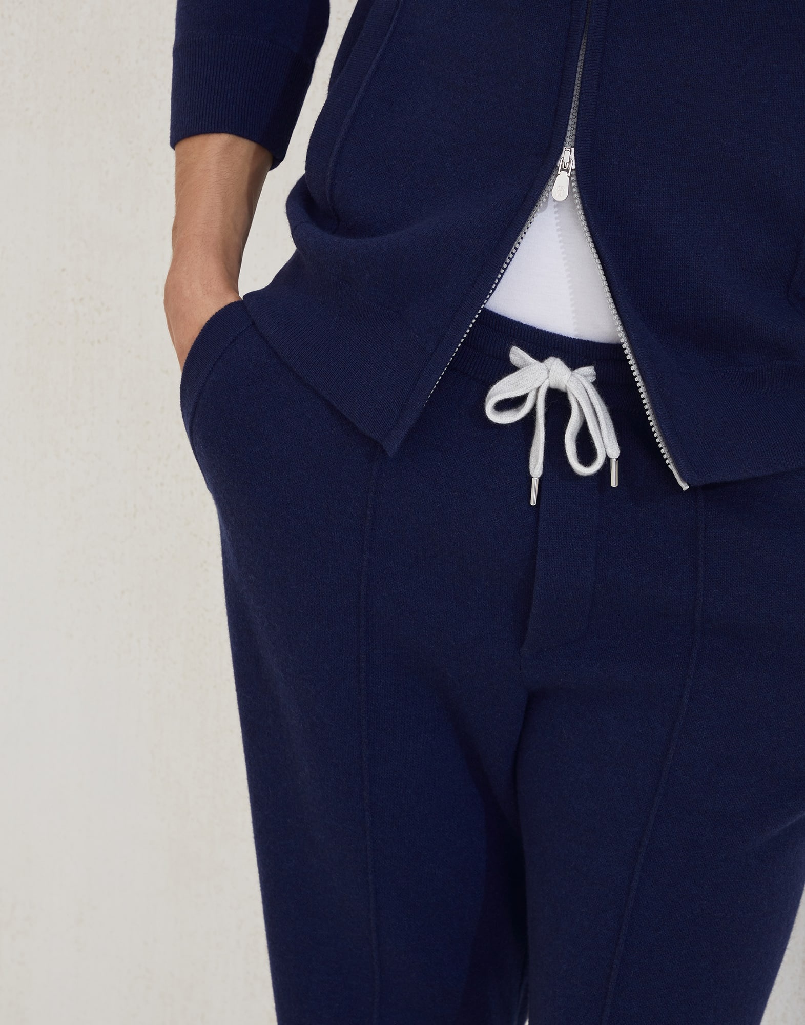 Cashmere double knit trousers with crête detail and elasticated zipper cuffs - 3