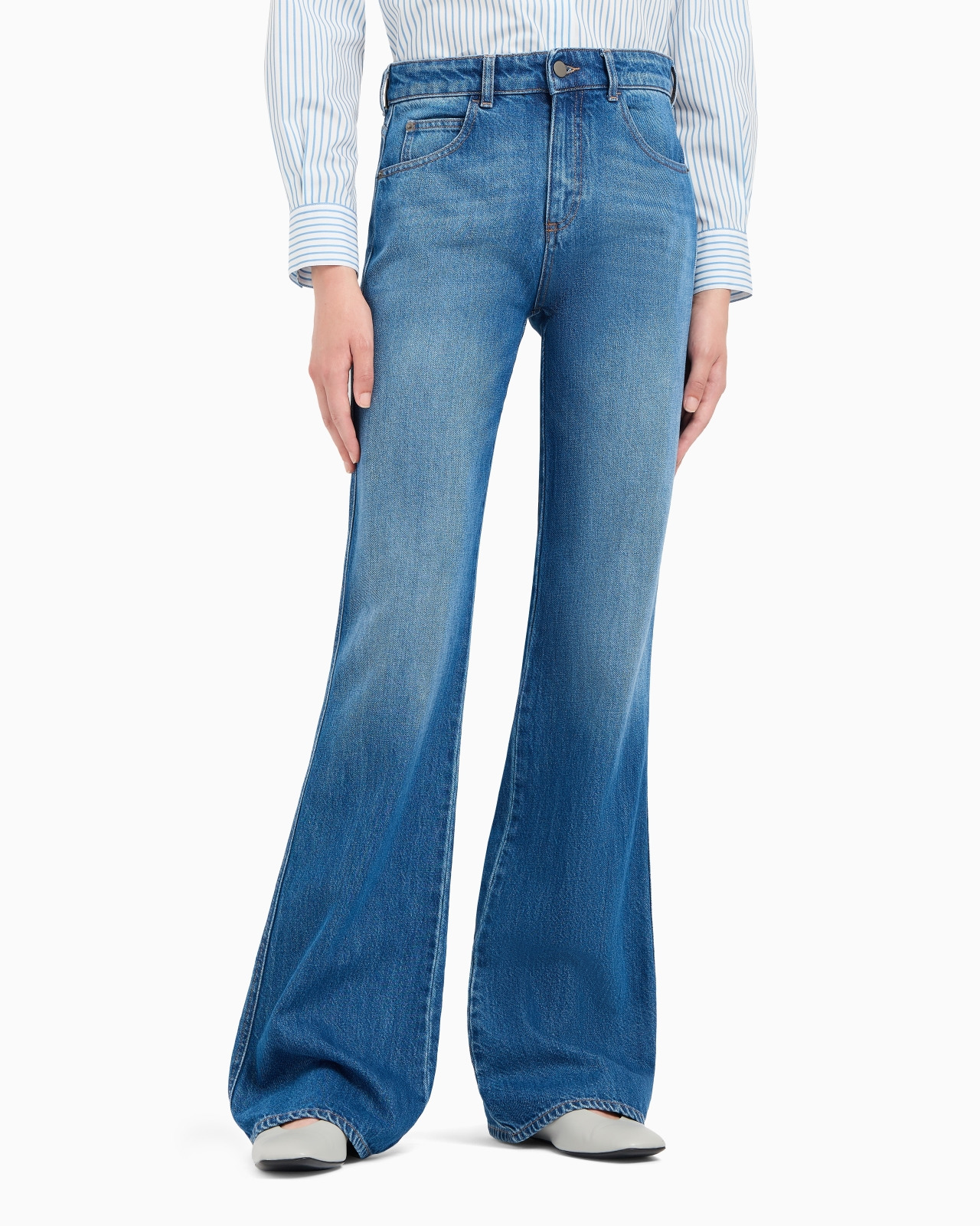 J9D mid-rise jeans with a flared hem in vintage-look denim - 2