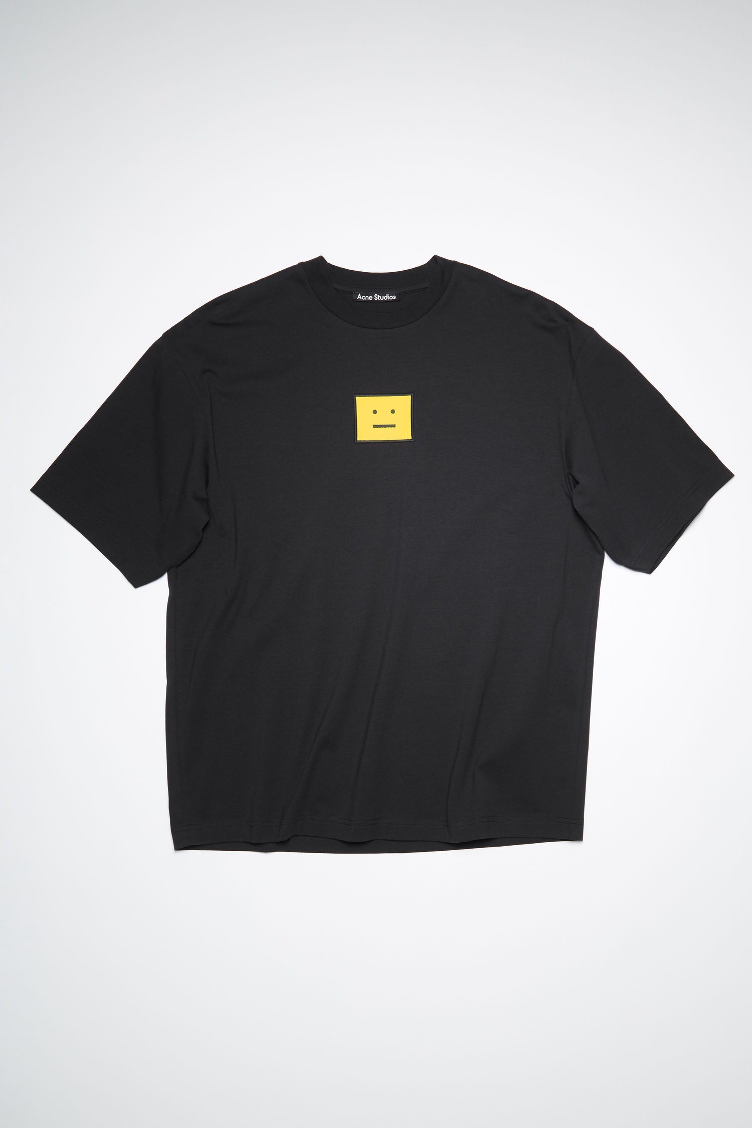 Face t-shirt - Black - 4