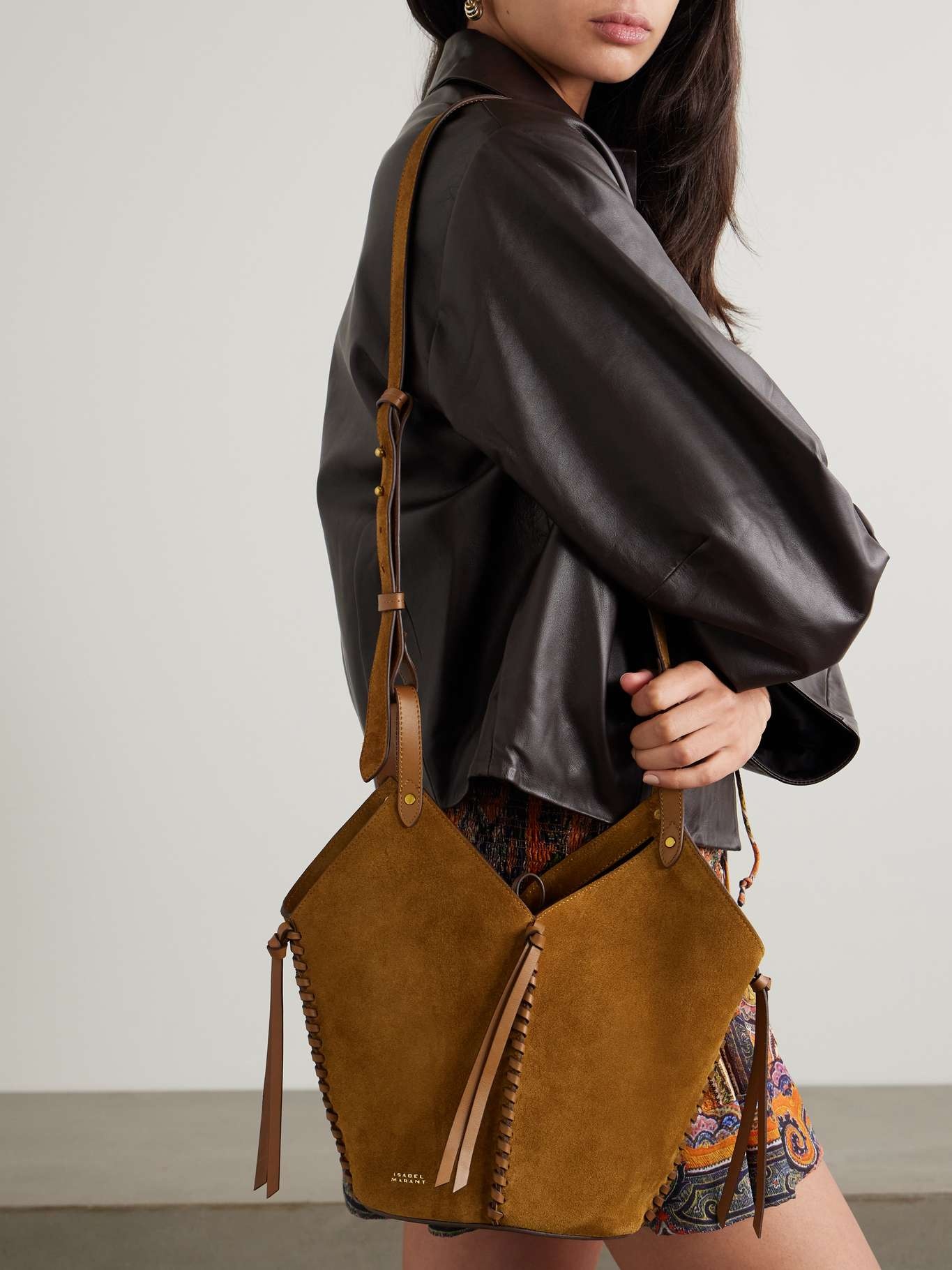 25E Tampa mini leather-trimmed suede bucket bag Tan - 2