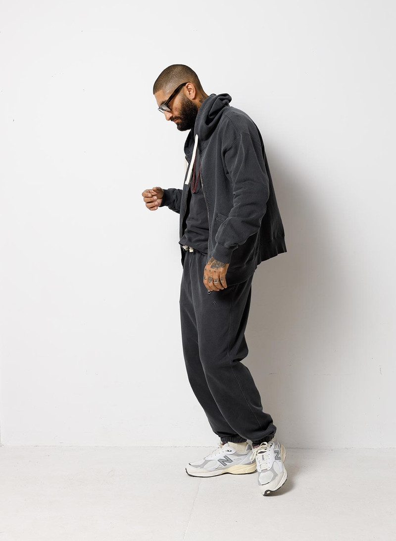 Embroidered Arrow Zip Hoodie in Black 5