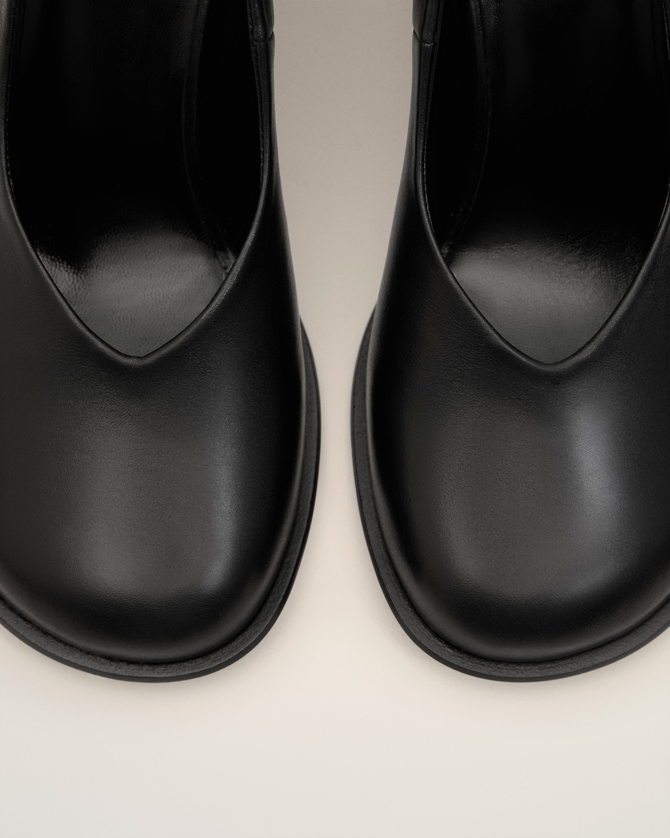 BLACK LEATHER PIANO PUMP - 9