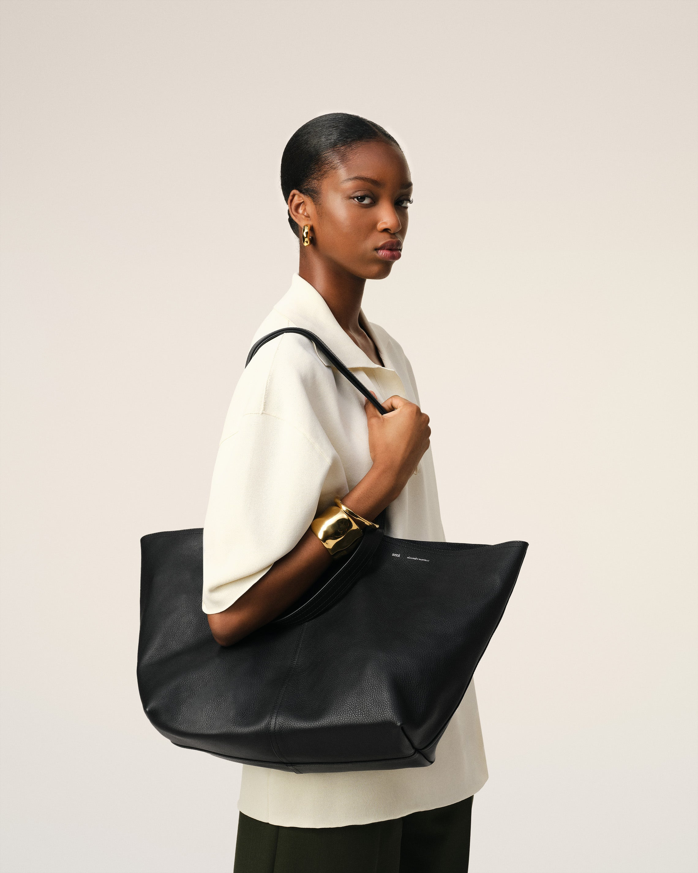 BLACK LEATHER MIDI TOTE BAG - 2