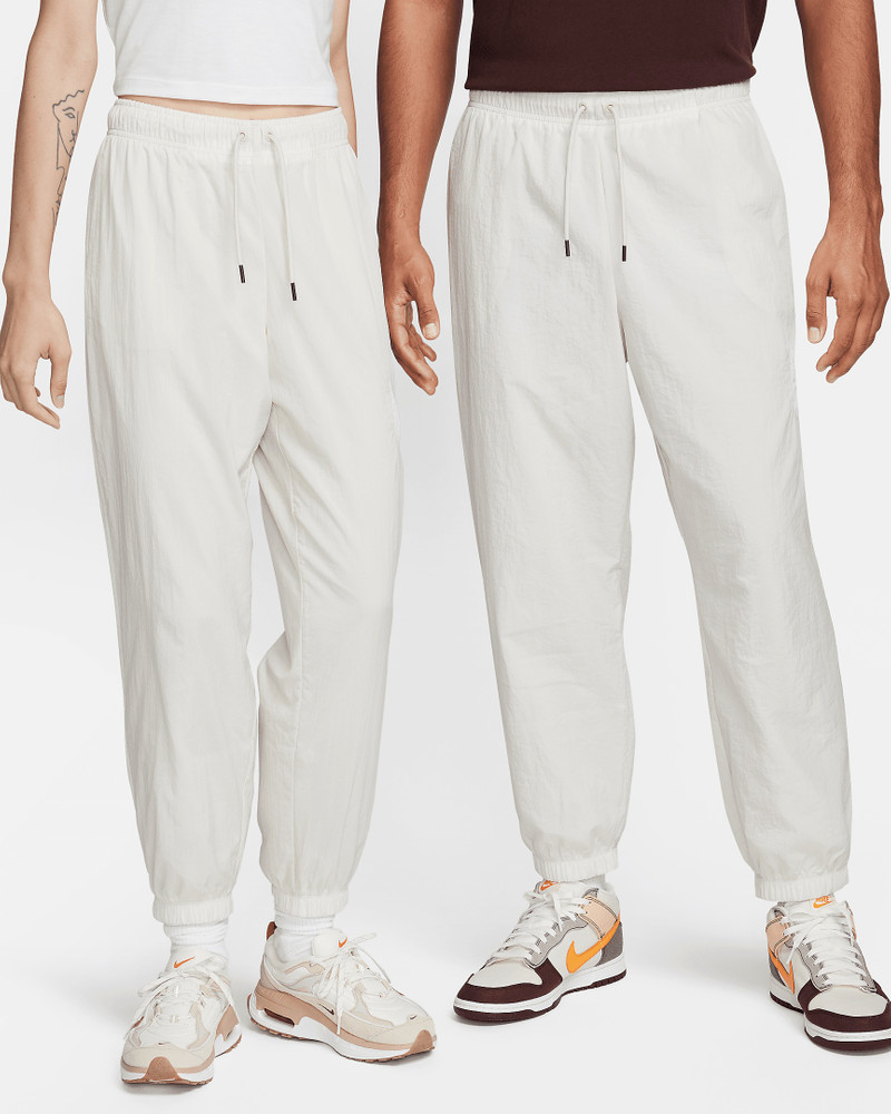 Nike Sportswear Essential Women's Mid-Rise Pants - 1