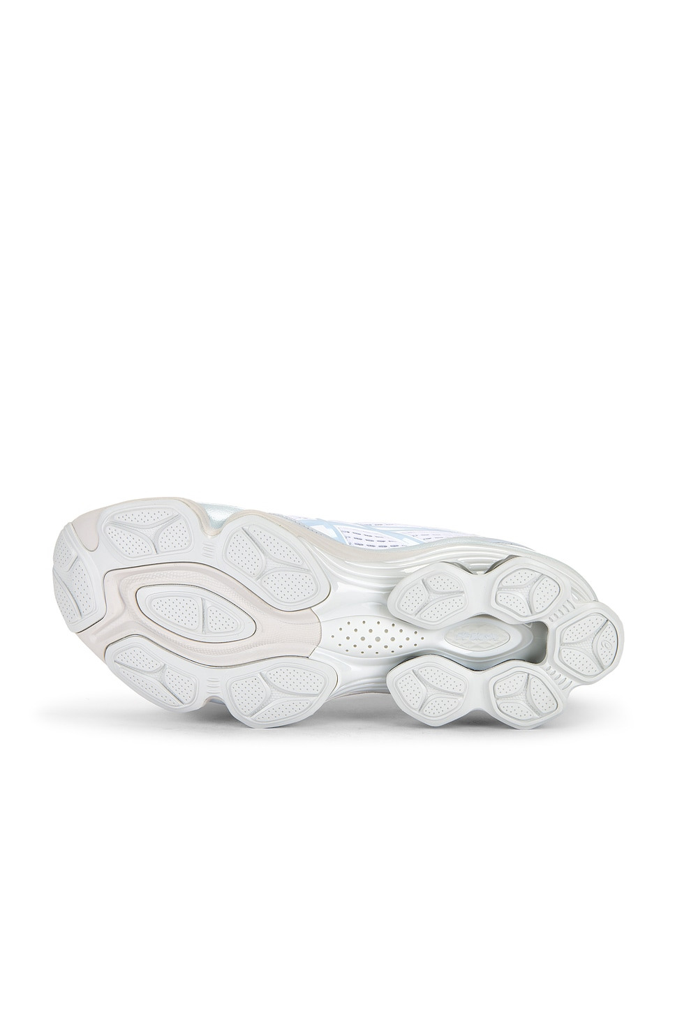 US6-S Gel-Kinetic Fluent Sneaker - 6