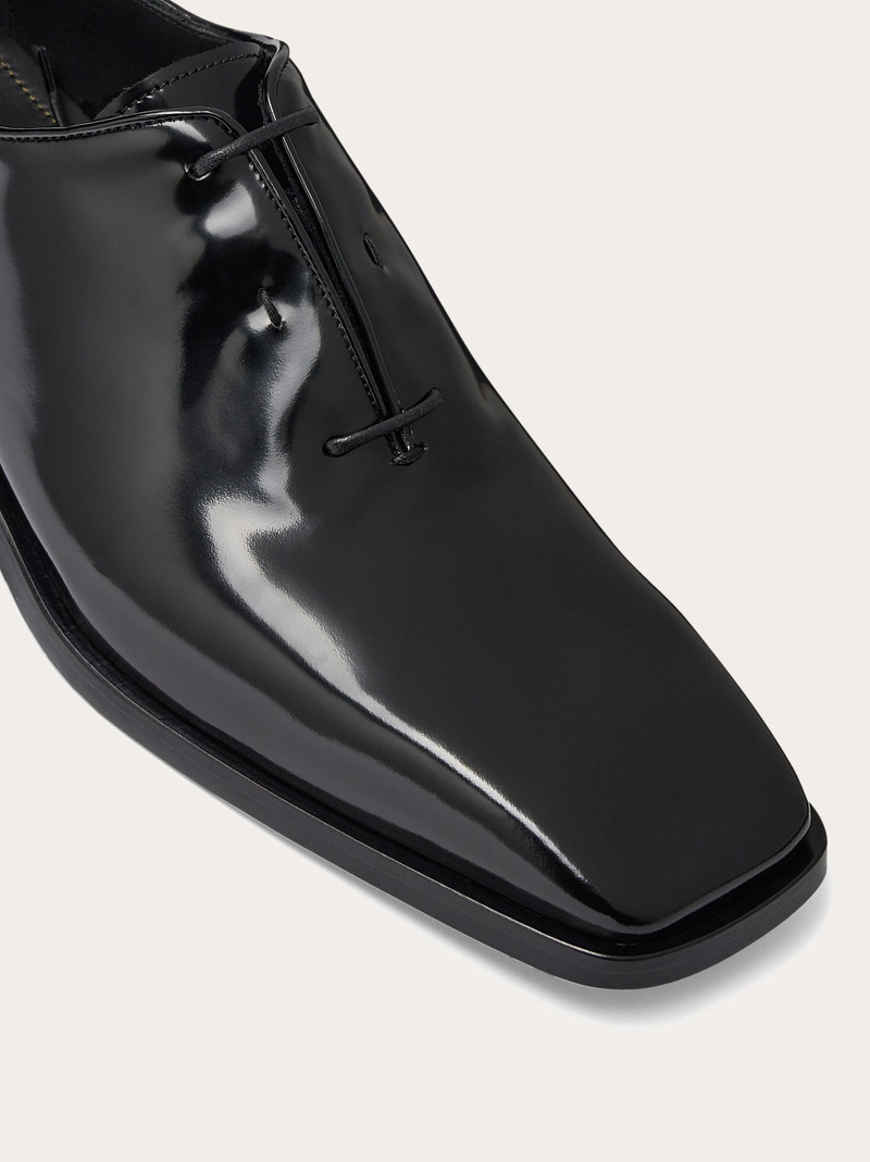 Oxford with covered lacing 6