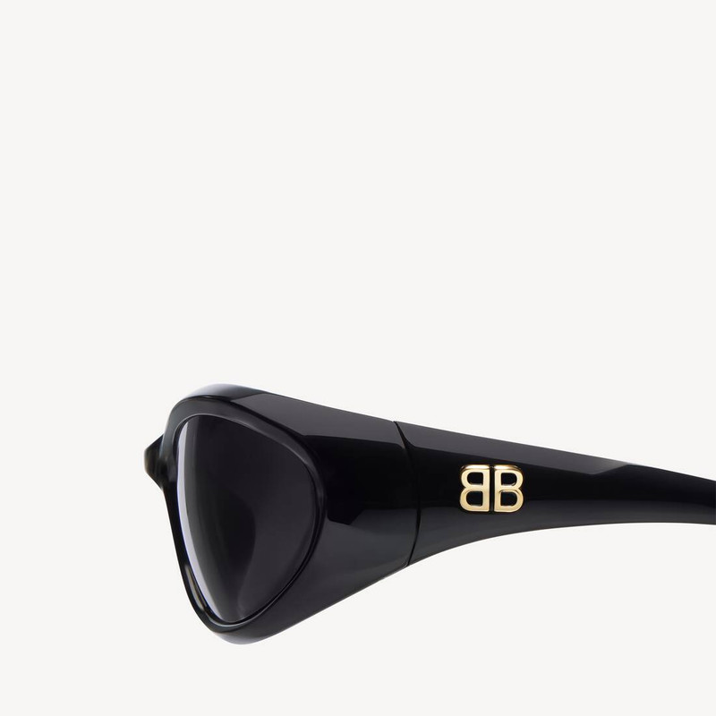 Sporty B Round Af Sunglasses in Black 5