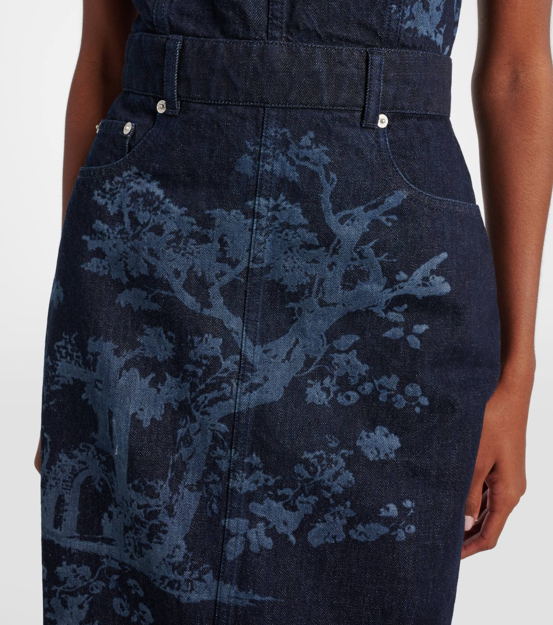 Embroidered cotton denim pencil dress - 5
