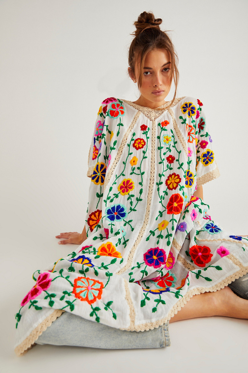 Bella Flor Embroidered Kaftan 1