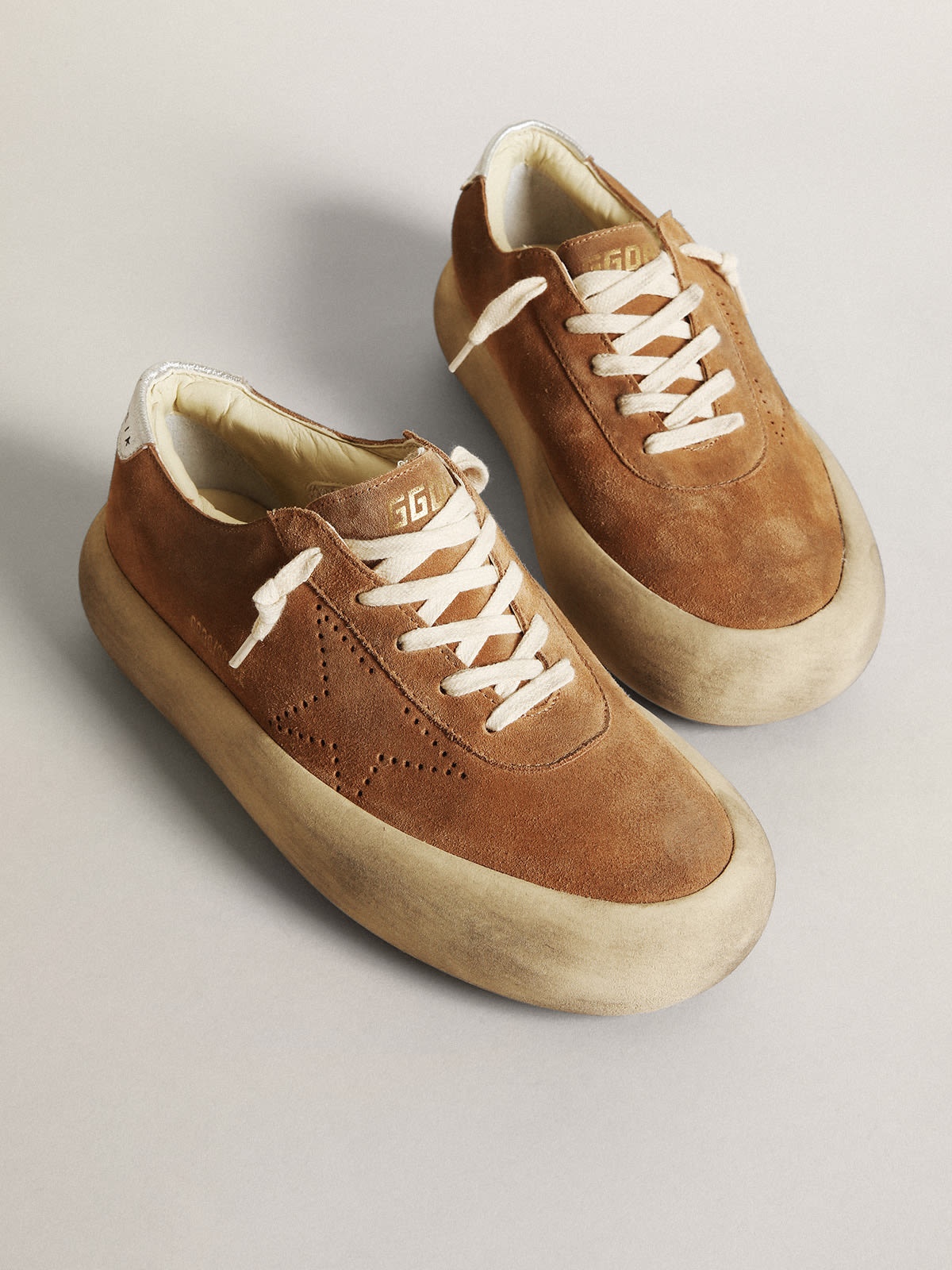 Women's Space-Star shoes in tobacco-colored suede with perforated star and silver metallic leather h - 2
