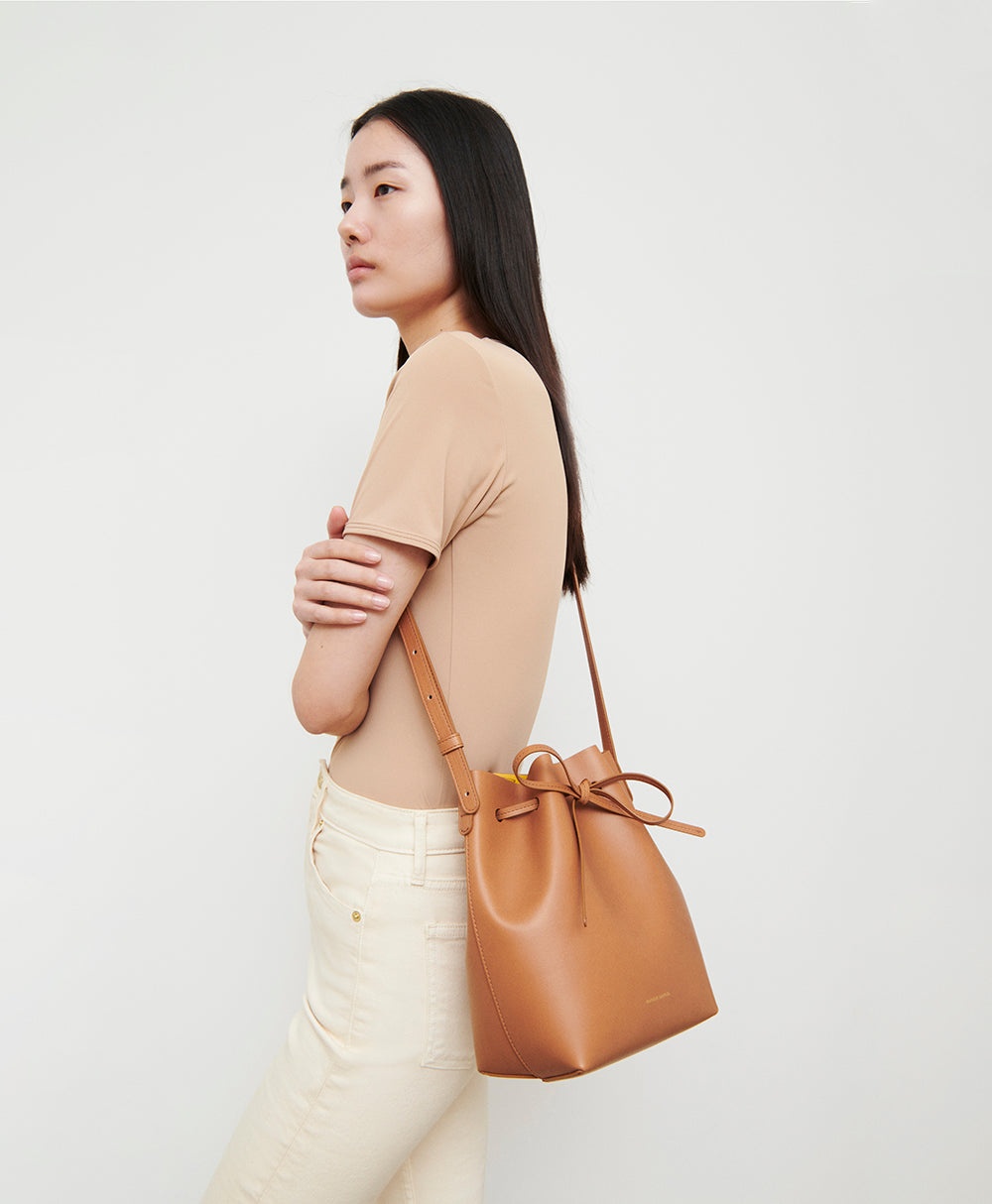 VEGAN APPLE LEATHER BUCKET BAG - 2