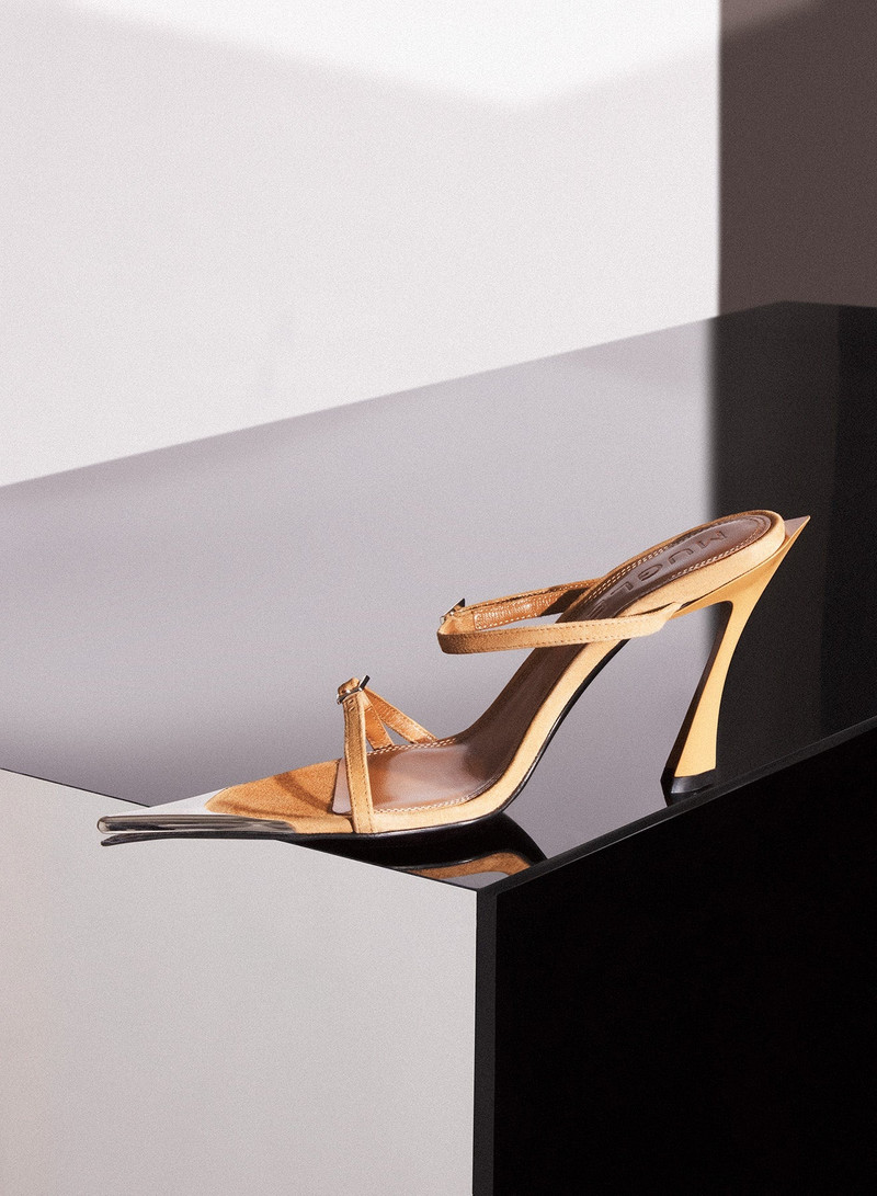 Cinnamon suede Fang 95 sandals 3