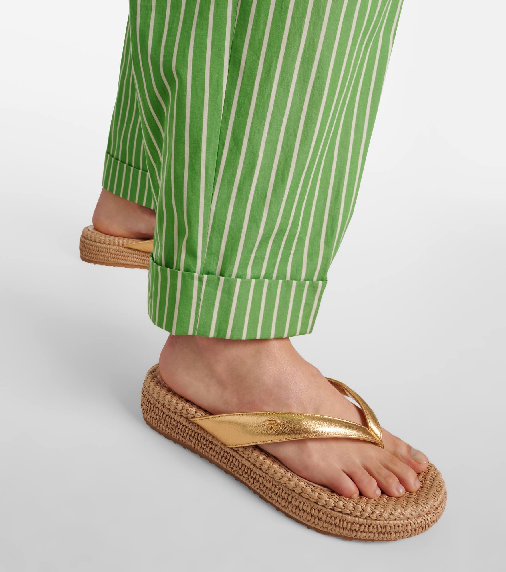 Woven metallic leather thong sandals - 4