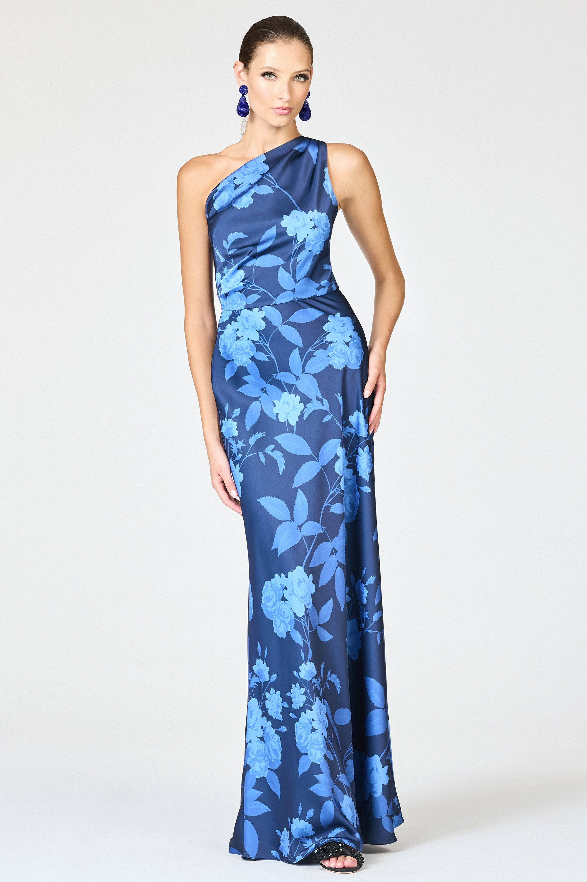DELPHINE GOWN - GALAXY ROSES - 2