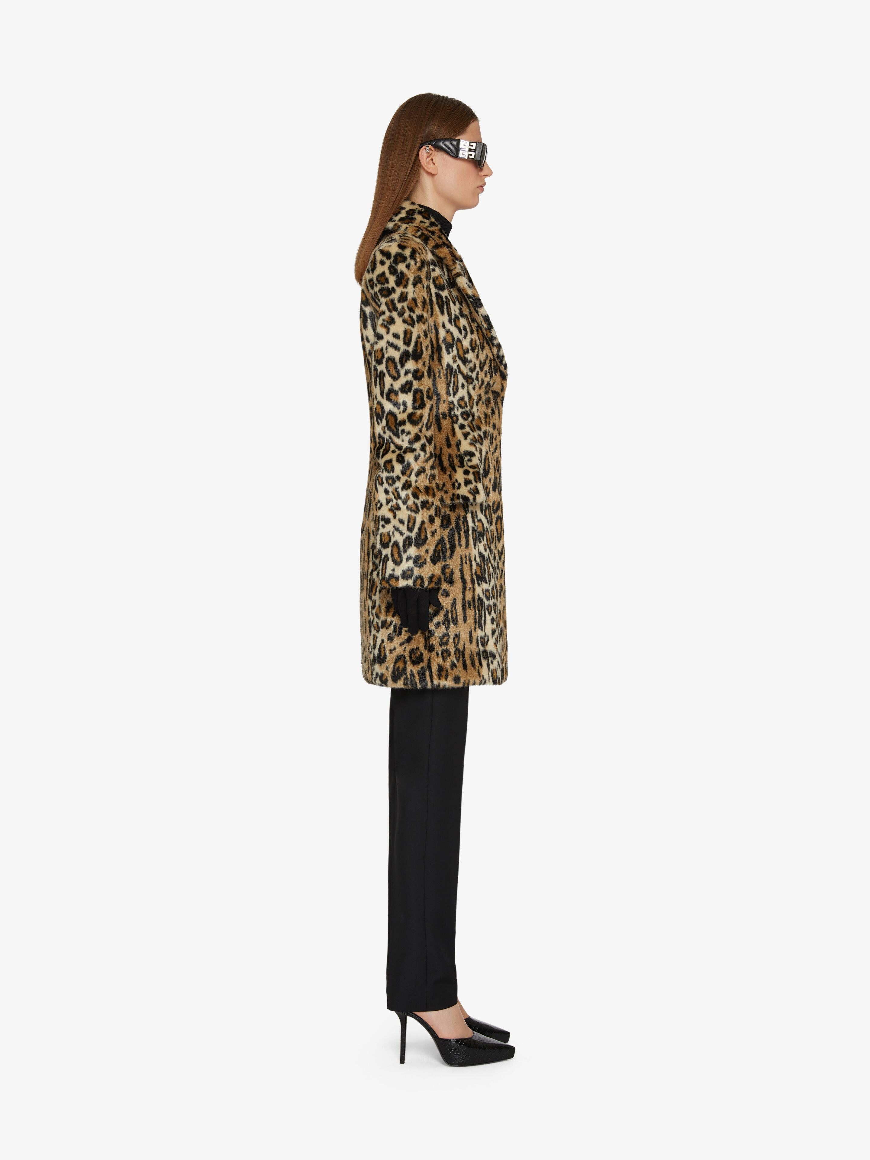 SHORT COAT IN LEOPARD PRINT FAUX FUR - 3