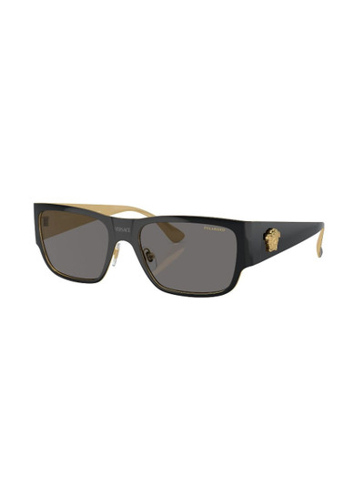 VERSACE logo-plaque tinted sunglasses outlook