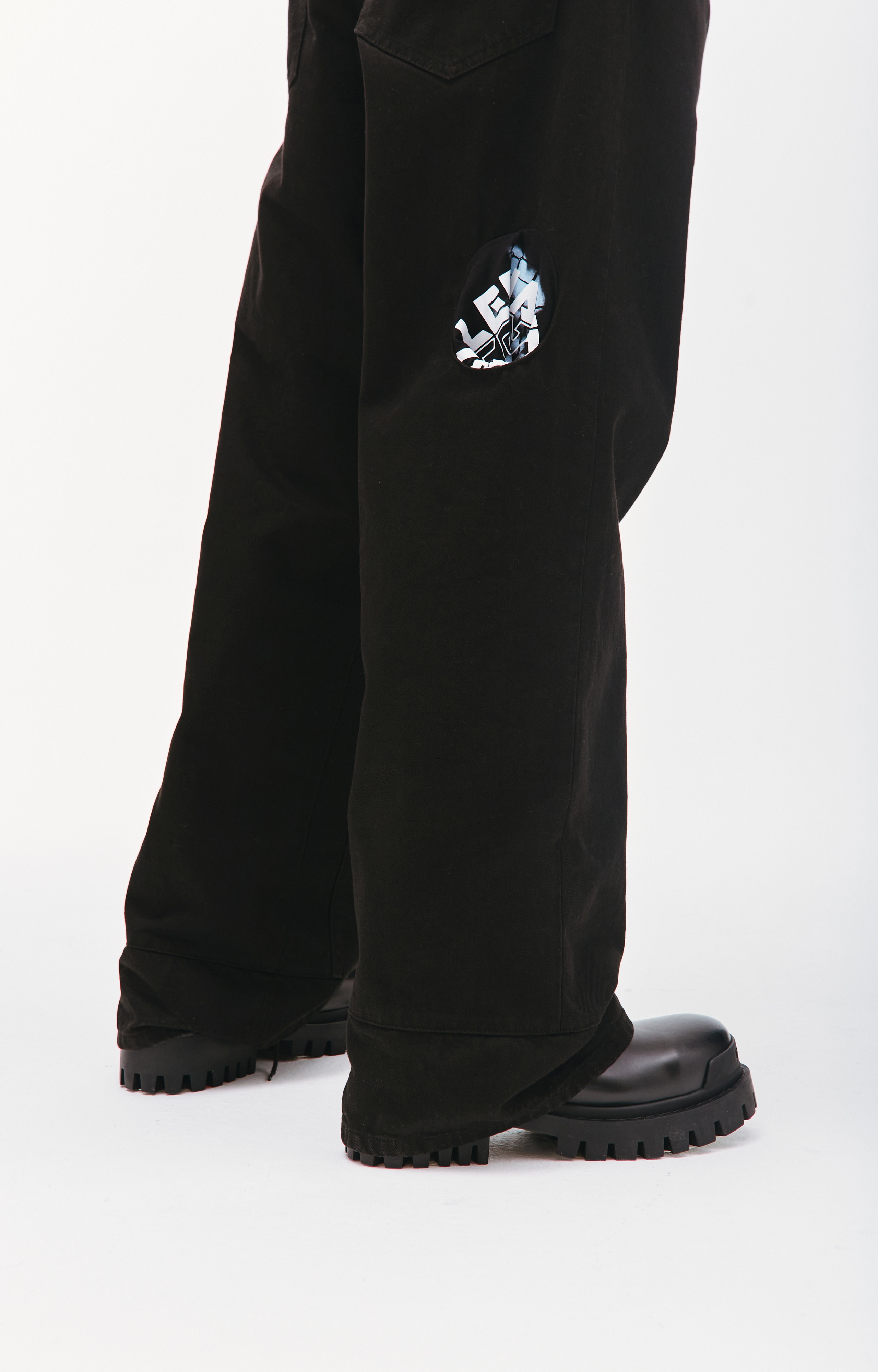 BLACK GRAPHIC PRINT JEANS - 6