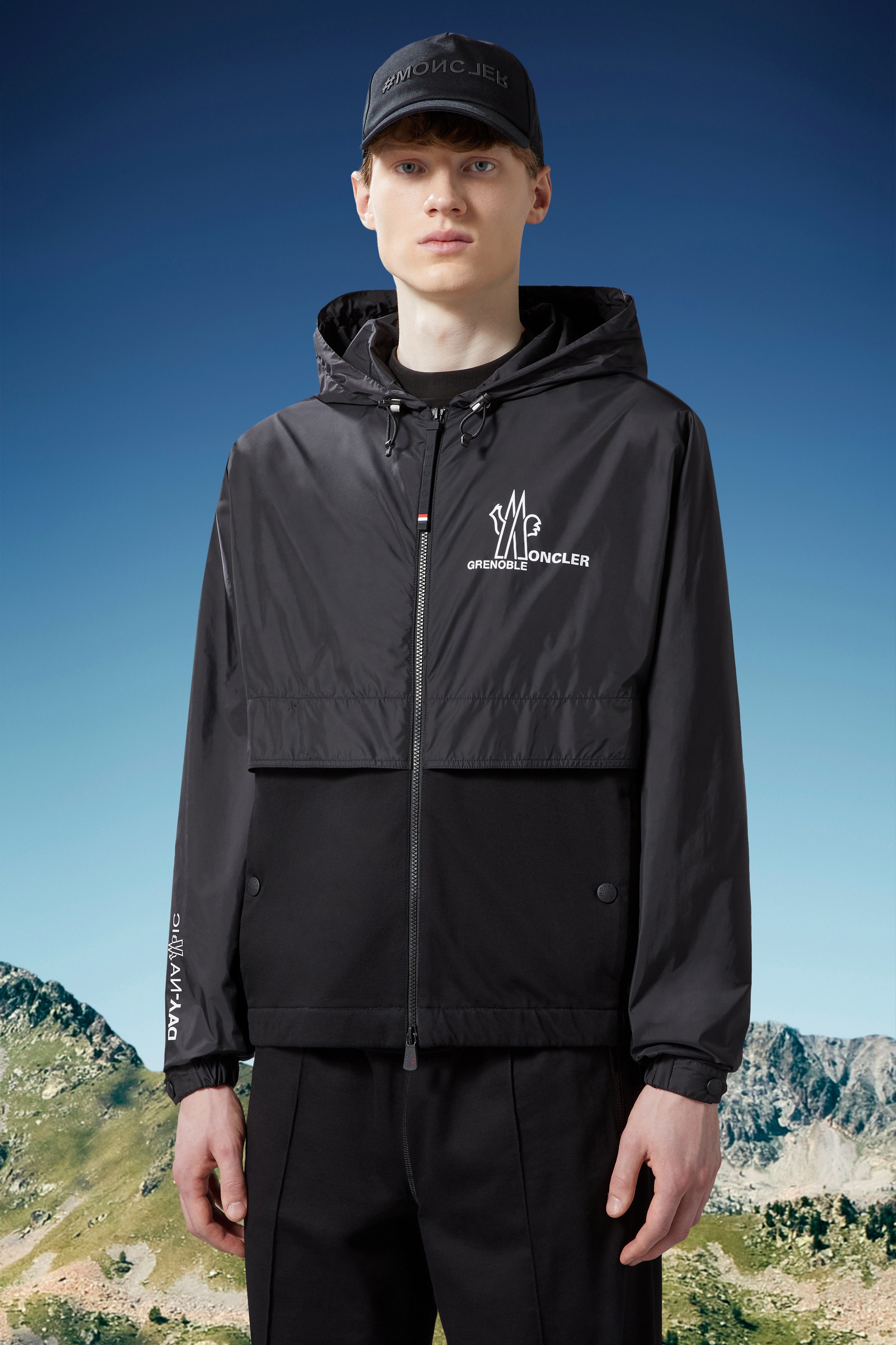 MONCLER GRENOBLE オロンタウンヘスト J10981A00014539YL 271 Moncler Grenoble Ollon Down Vest | REVERSIBLE