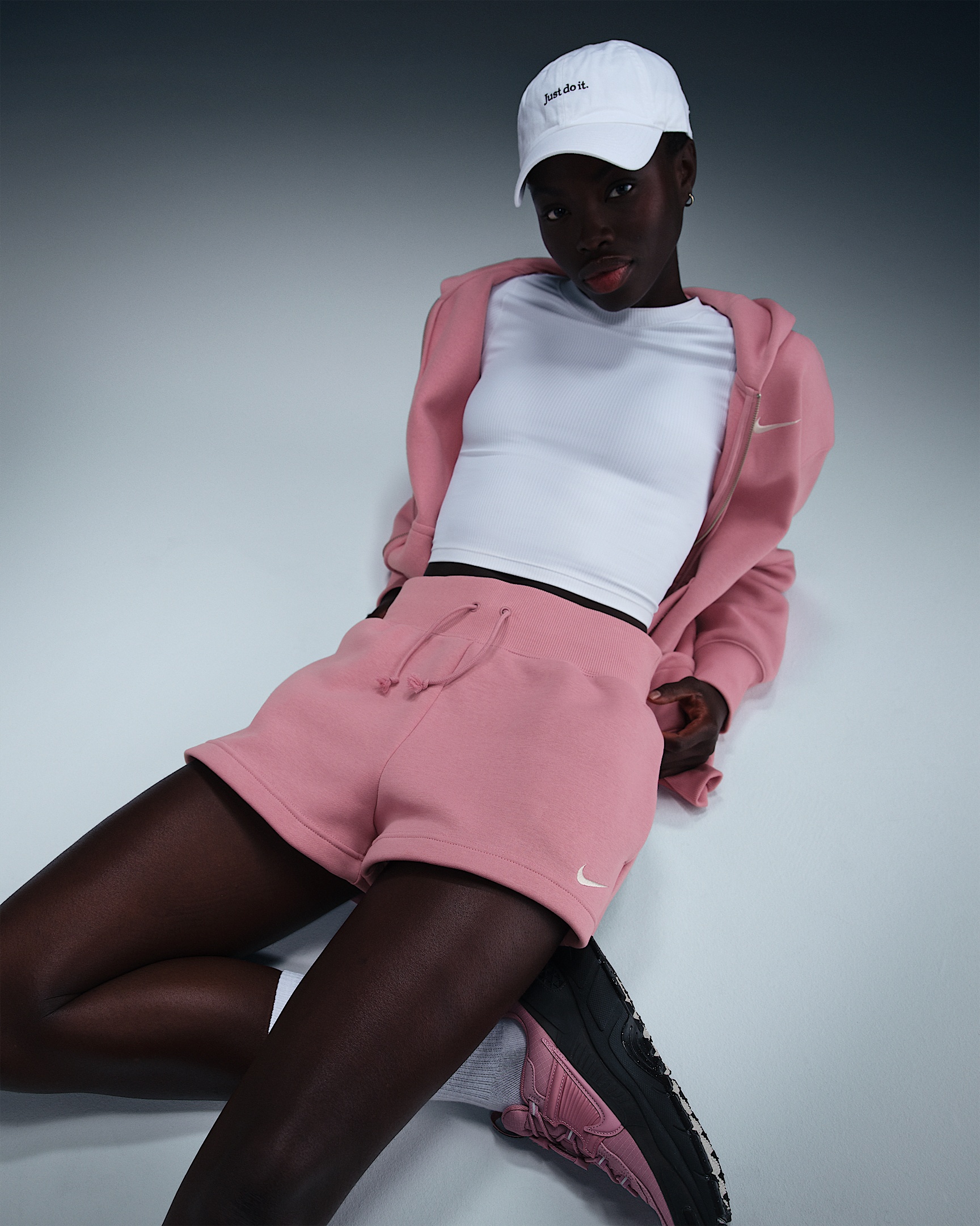 Nike Sportswear Phoenix Fleece Women's High-Waisted Loose Shorts - 5