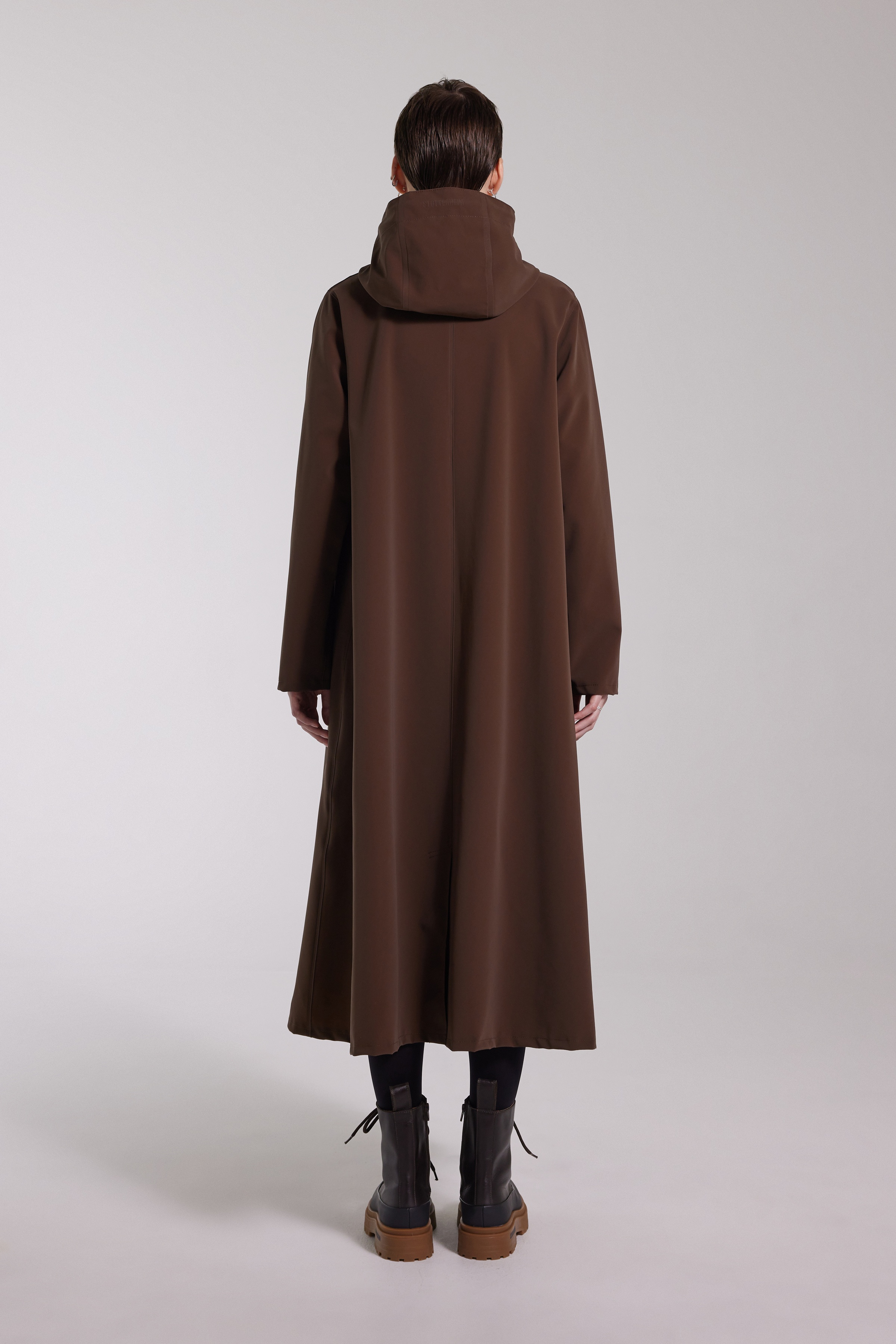 Mosebacke Long Lightweight Matte Zip Raincoat Dark Brown - 2