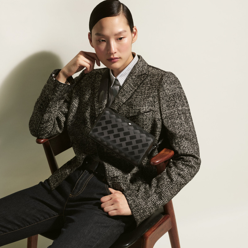 Montblanc 142 bag mini size 6