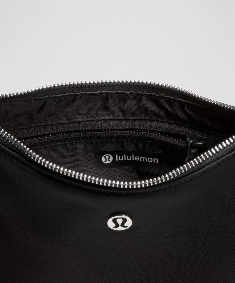 City Essentials Small Shoulder Bag 3L 4