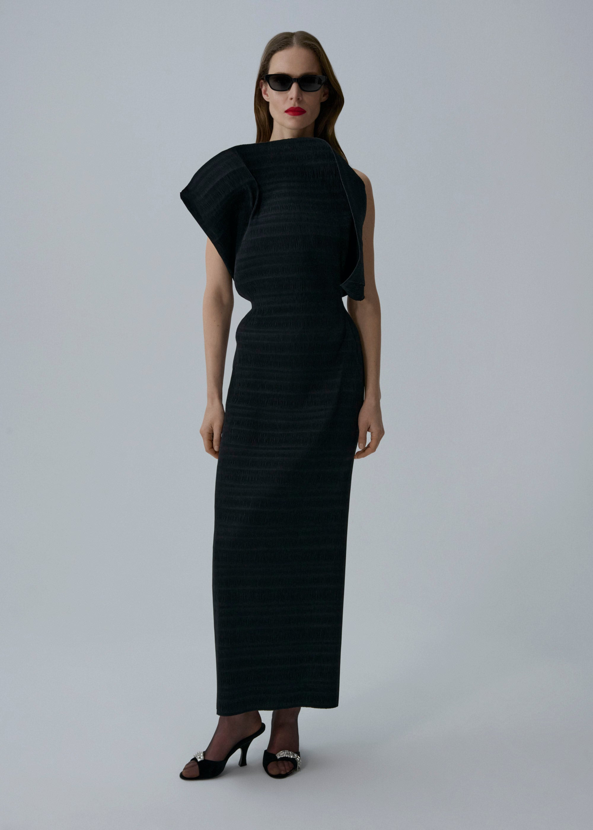 Sculptural asymmetrical midi dress in black - 3