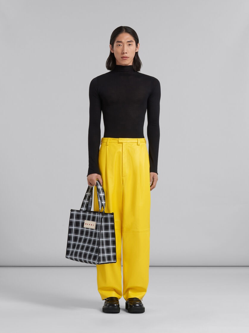 BLACK AND WHITE JACQUARD CHECK SHOPPER - 2