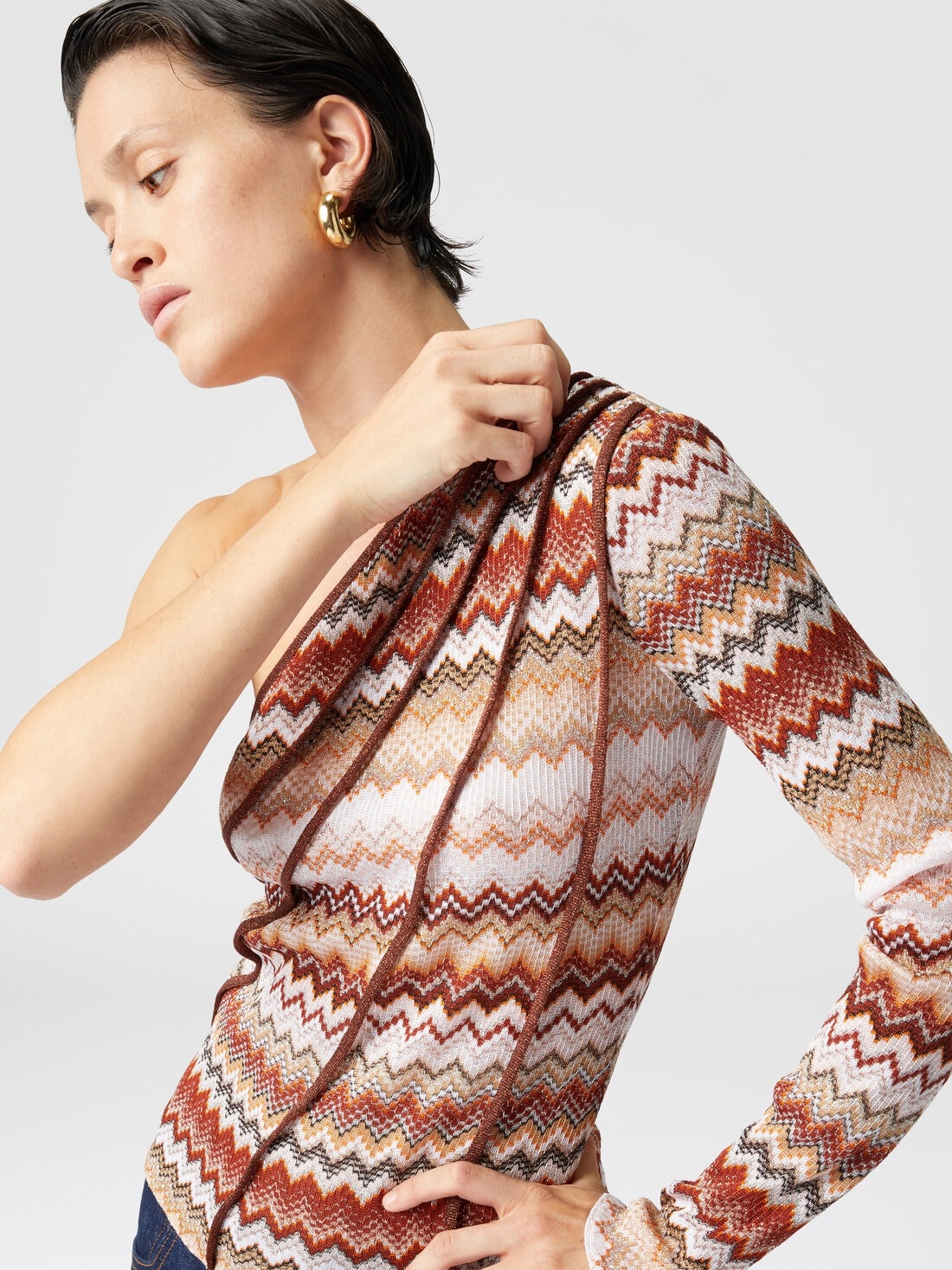 One-shoulder top with serrated lamé zigzag pattern and ribs - 4